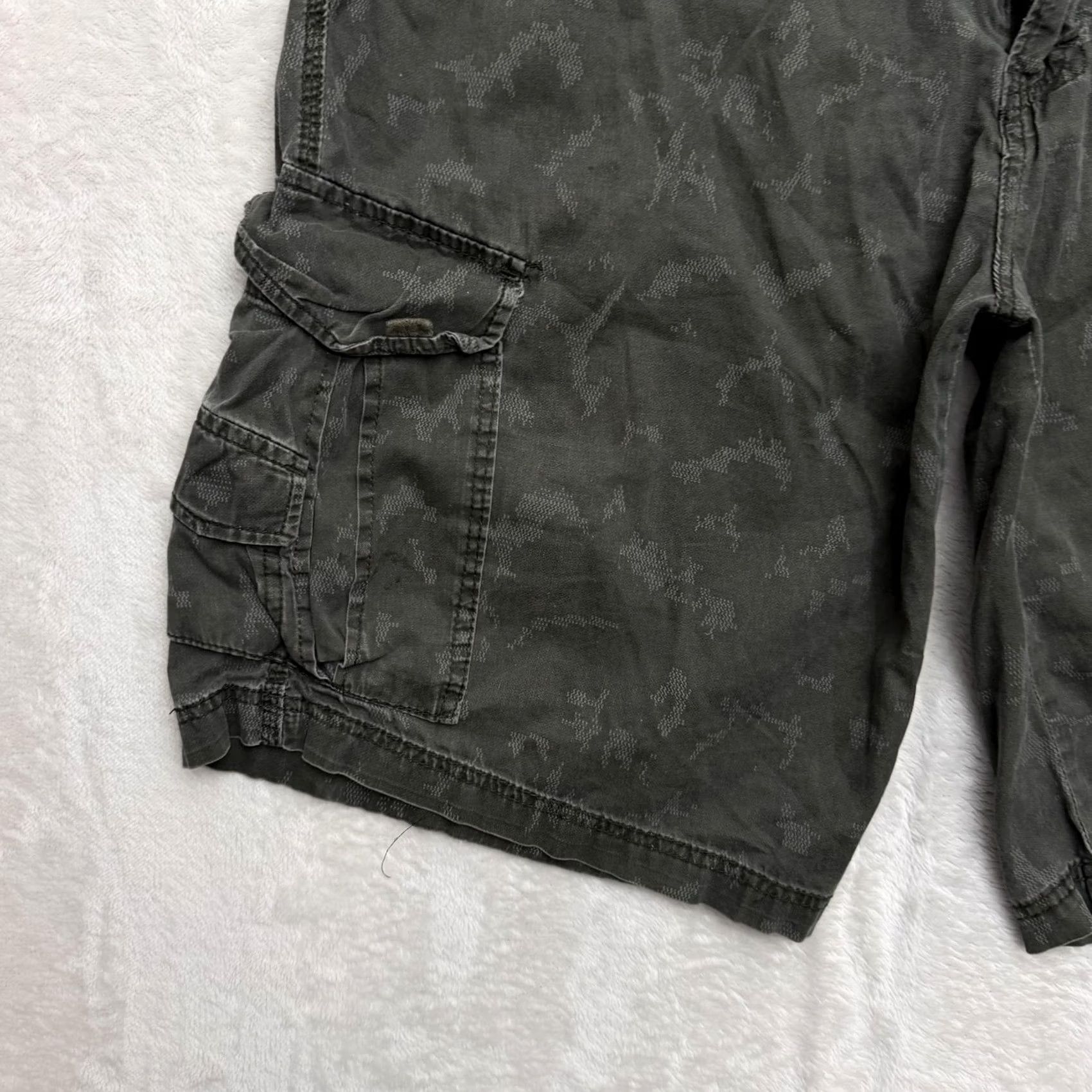 No Fear No Fear Royal Cargo Shorts Mens 38 Gray Camo Relaxed Inseam 12 in Summer Cargo Pocket Shorts Size US 38 / EU 54 - 5 Thumbnail
