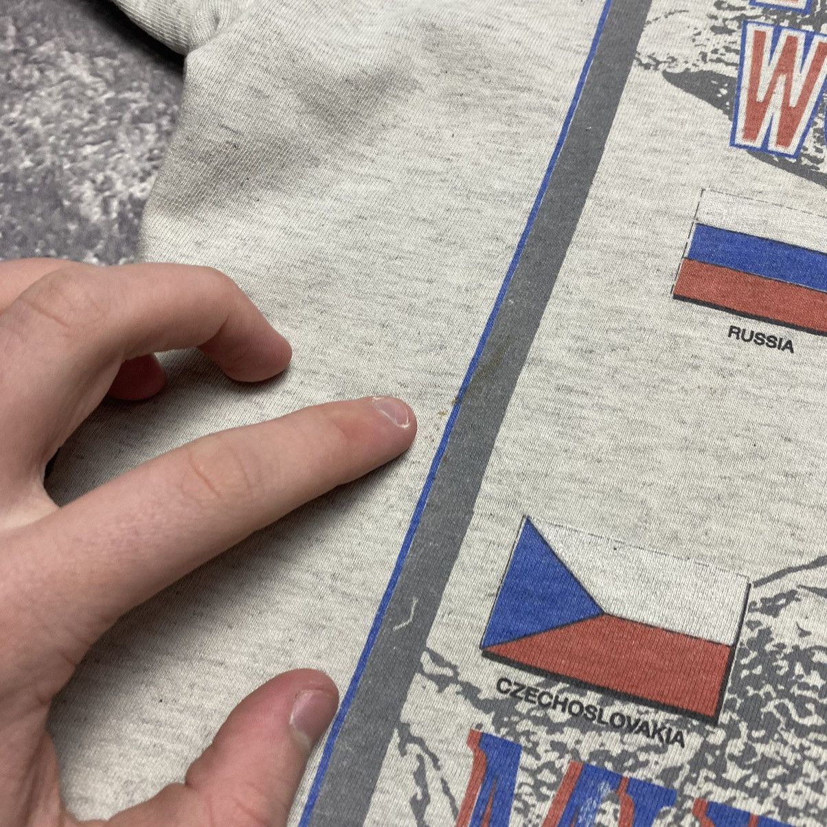 Other Vintage Bulletin Athletic 1993 Ice Hockey Championship tee Size US XL / EU 56 / 4 - 15 Thumbnail