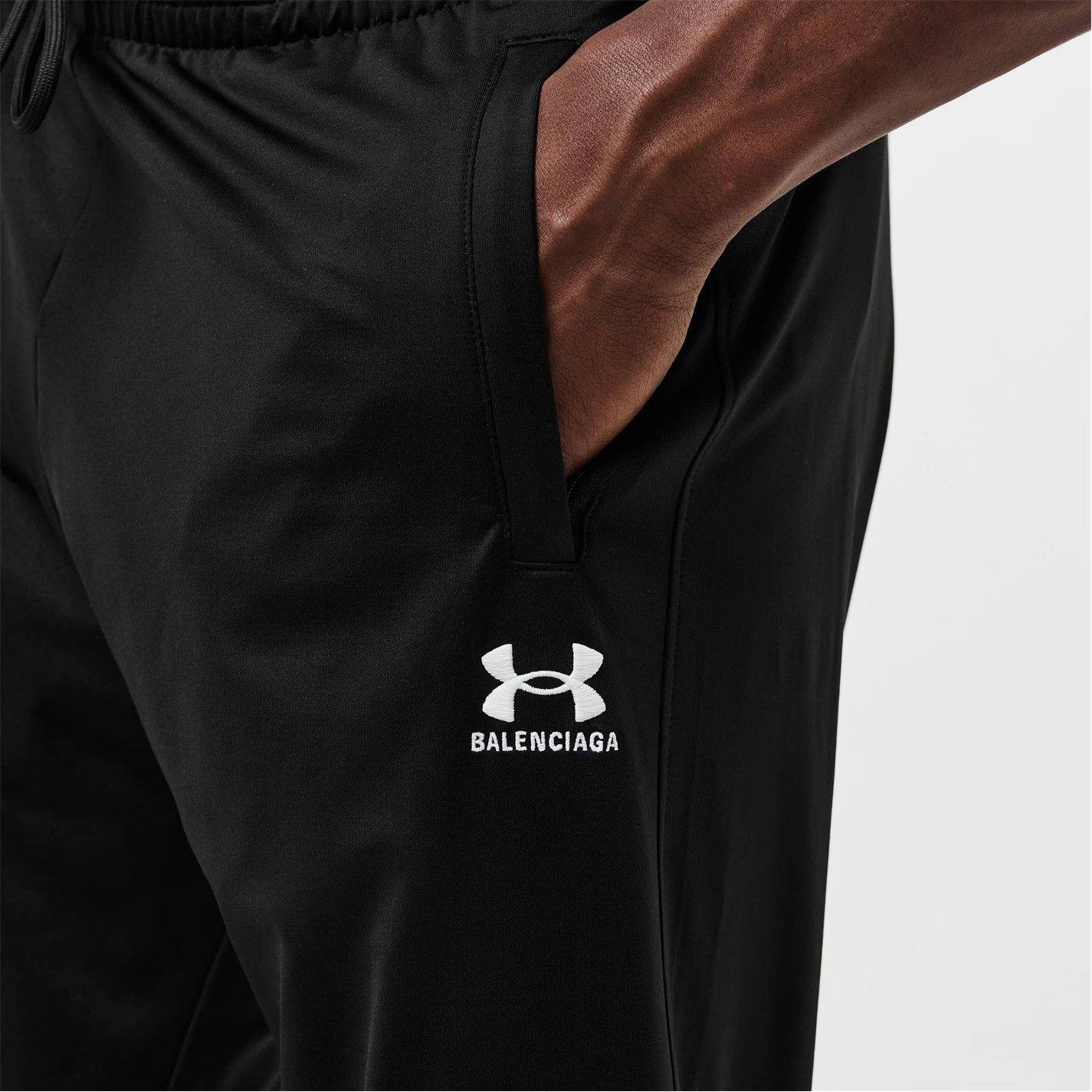 Balenciaga × Under Armour o1g2r1mq0226 Tapered Sweatpants & Joggers In Black Size US 34 / EU 50 - 5 Thumbnail