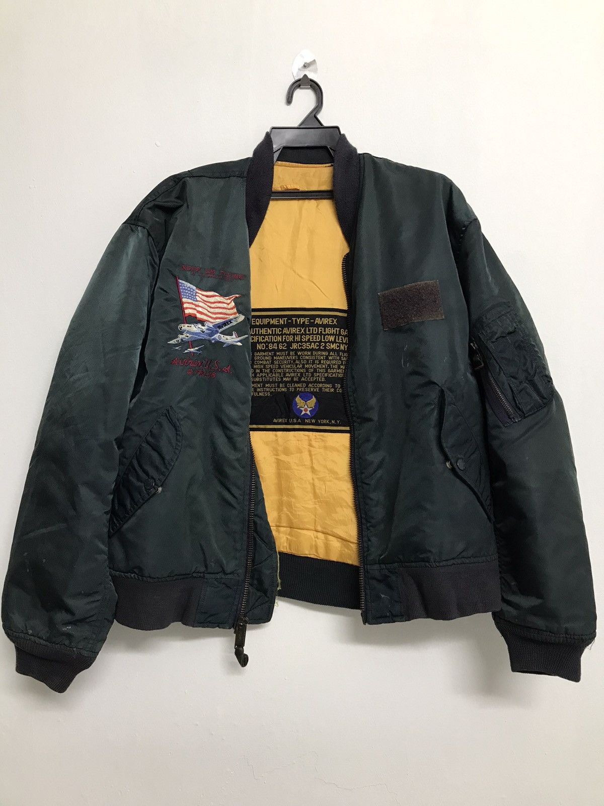 Avirex × Vintage Vintage Avirex MA-1 Bomber Jacket Made in USA Distressed Size US M / EU 48-50 / 2 - 4 Thumbnail