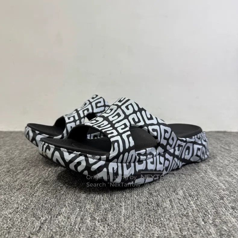 Givenchy Givenchy Size43 Full Logo Print Slippers Size US 10 / EU 43 - 1 Thumbnail
