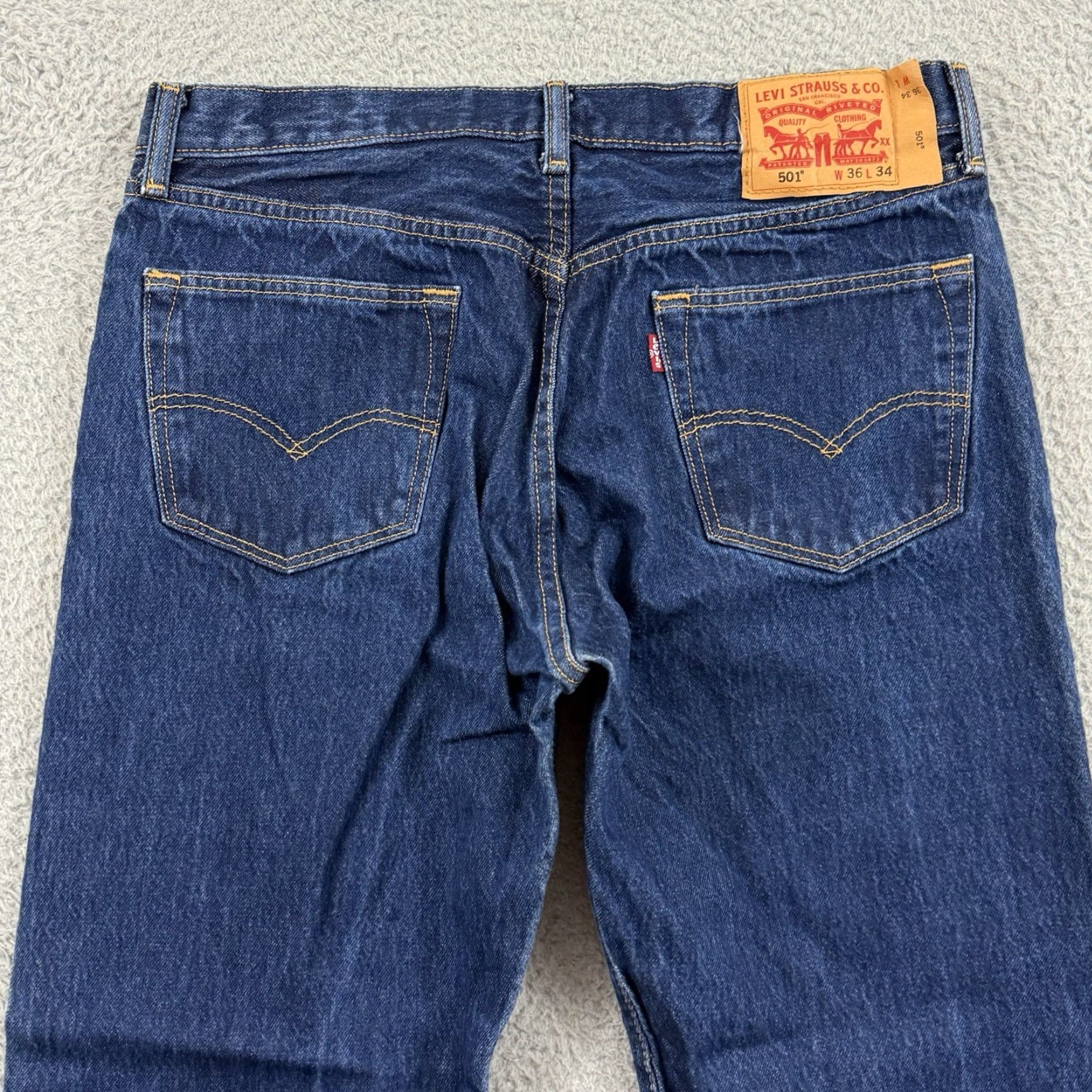Levi's VINTAGE Levi's 501 Jeans Men 34x31 Blue Denim Straight Leg Button Fly 90s Cowboy USA 5-Pocket Mens Size US 34 / EU 50 - 6 Thumbnail