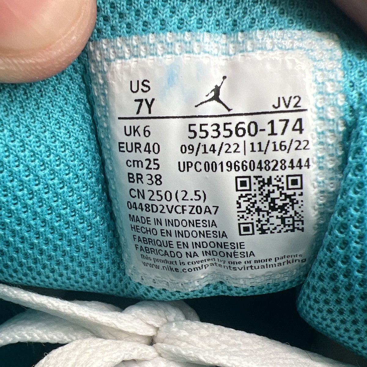 Nike Air Jordan 1 Low aquatone Size US 7 / EU 40 - 8 Thumbnail