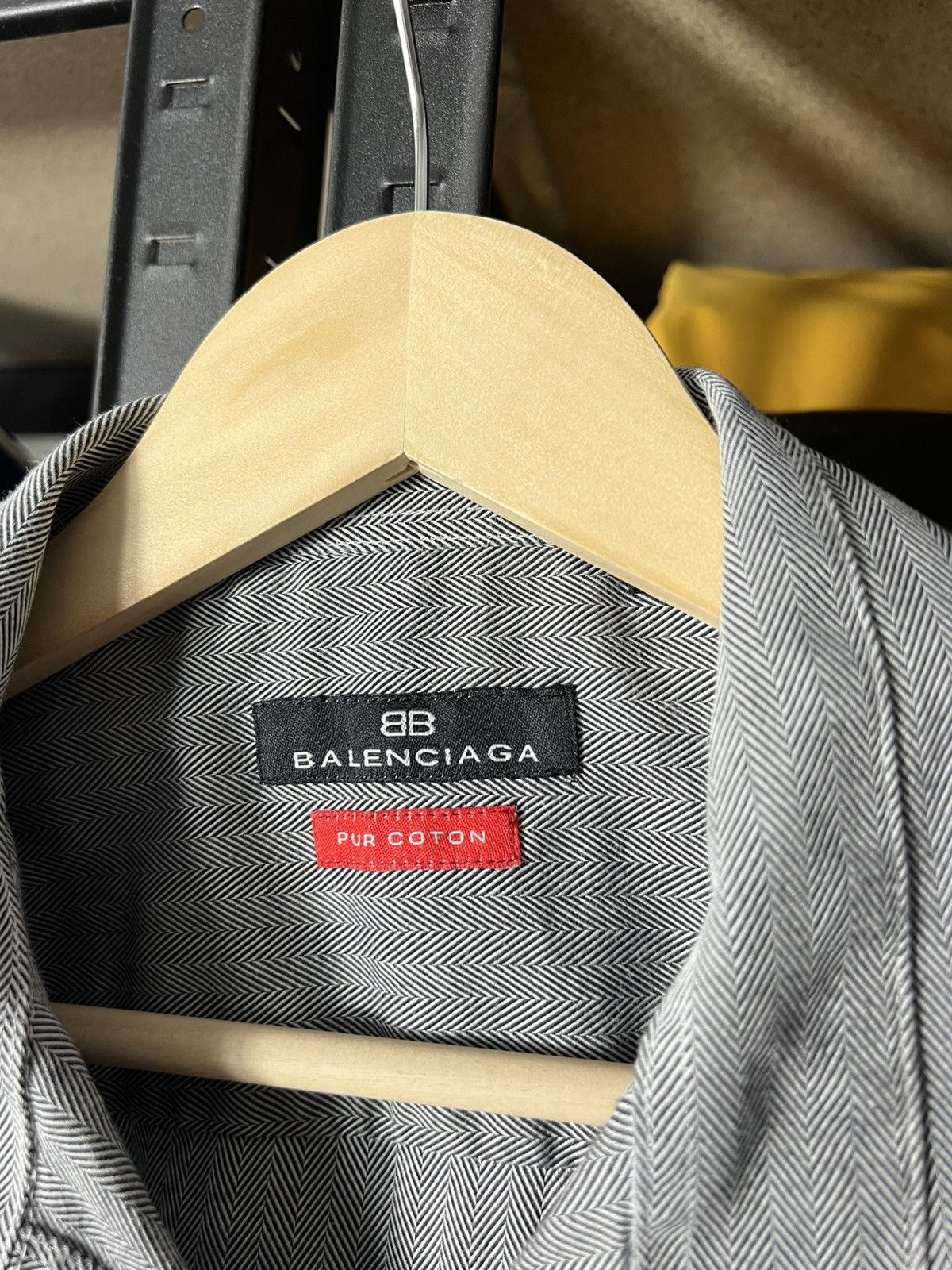 Balenciaga Balenciaga Pure Cotton Herringbone Button-Up Shirt – Size 44 Size US M / EU 48-50 / 2 - 9 Thumbnail