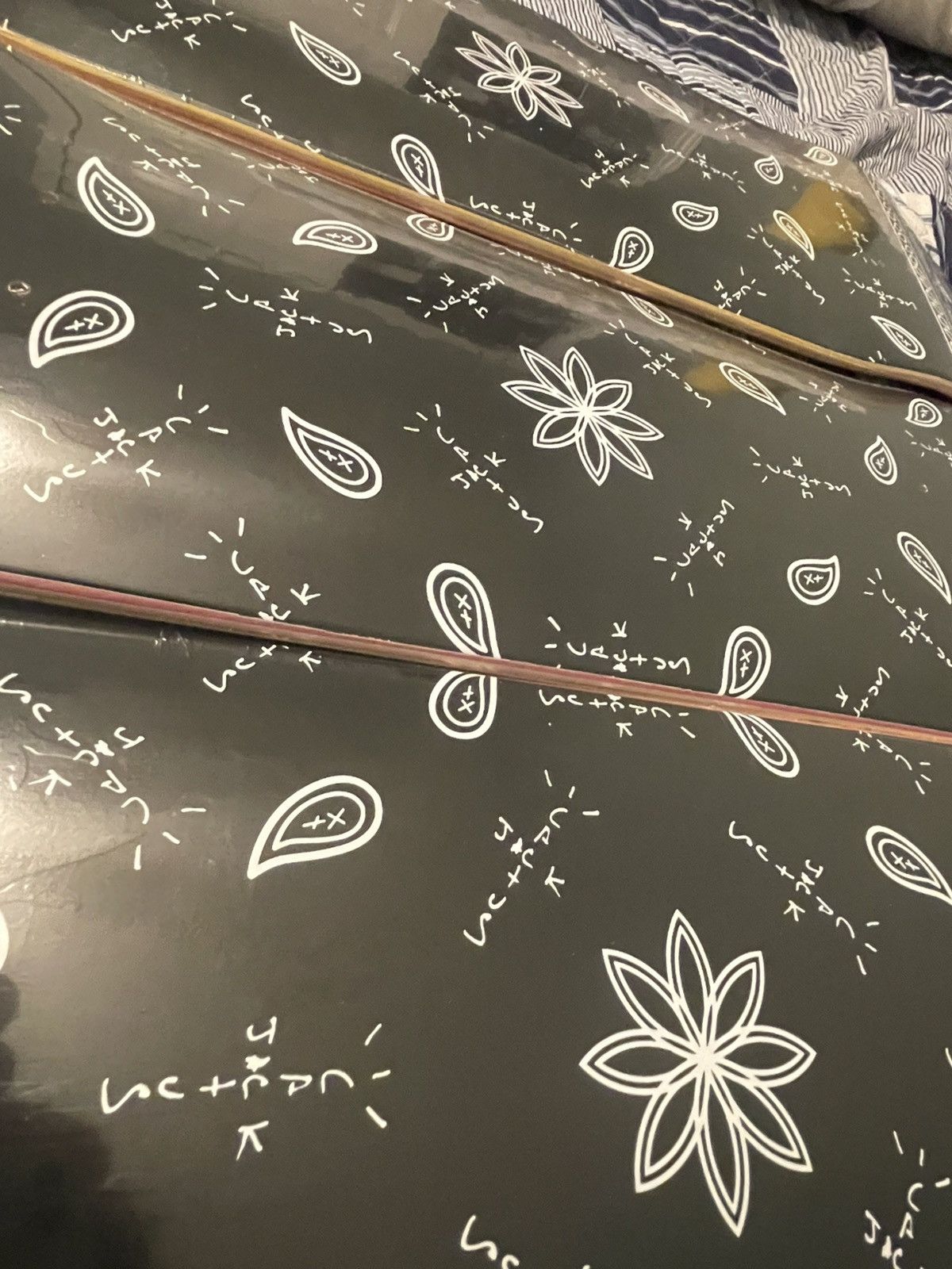 Travis Scott Travis Scott Cactus Jack Paisley Skateboard Deck Size ONE SIZE - 4 Thumbnail