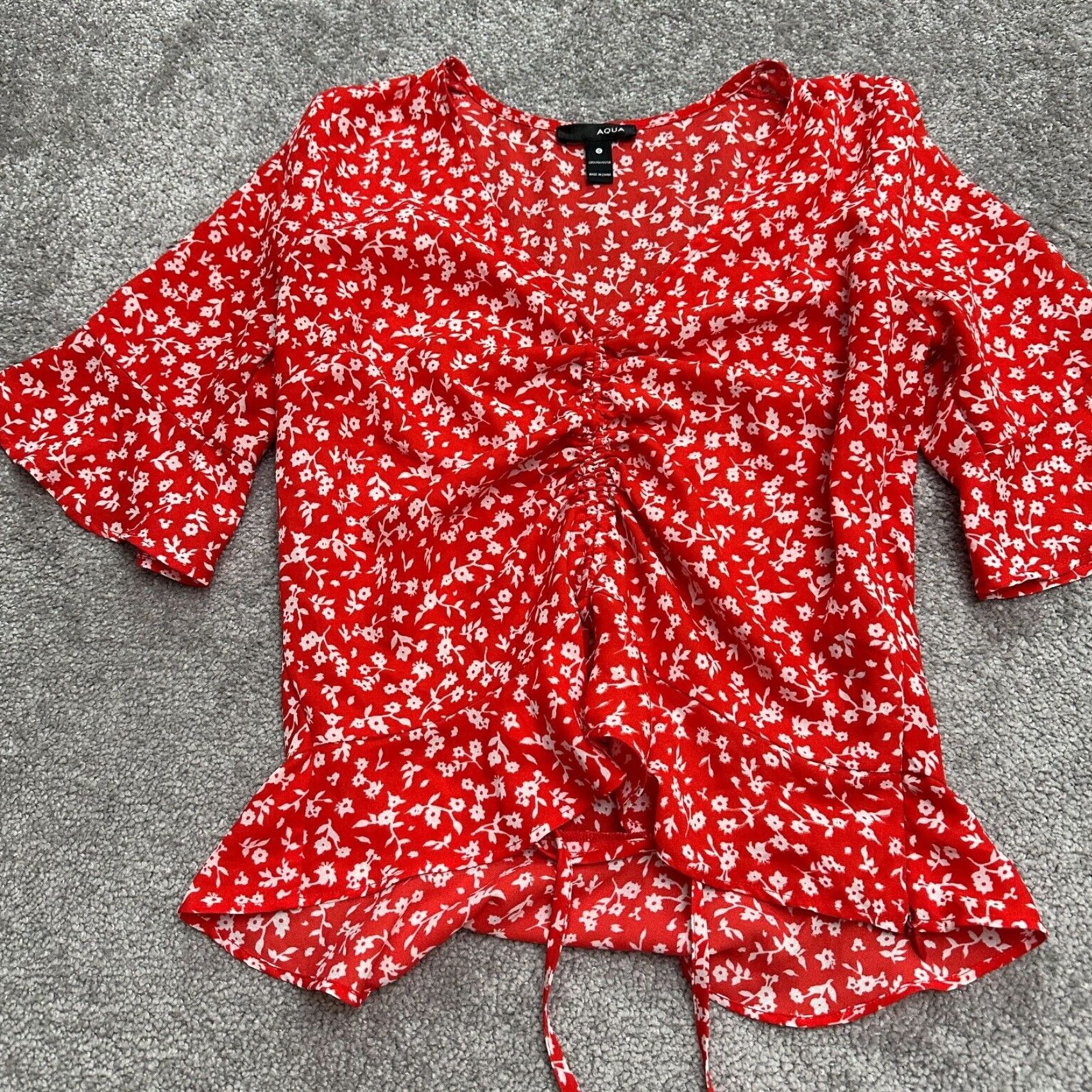 AQUA Aqua Ruched Floral Top Womens S Red White Ruffles Bell Sleeve Casual Knit Polyester V-Neck Short Sleeve Blouse Shirt Beach Classic Modern Size S / US 4 / IT 40 - 2 Thumbnail