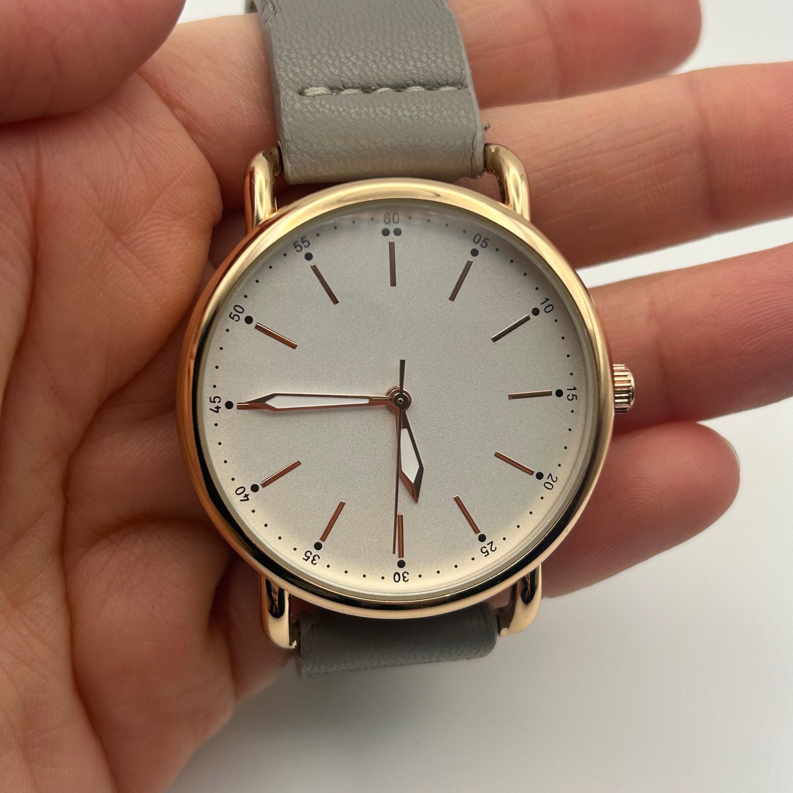 Other Ladies Classic Quartz Watch Gold Tone Gray Leather Band Size ONE SIZE - 7 Thumbnail