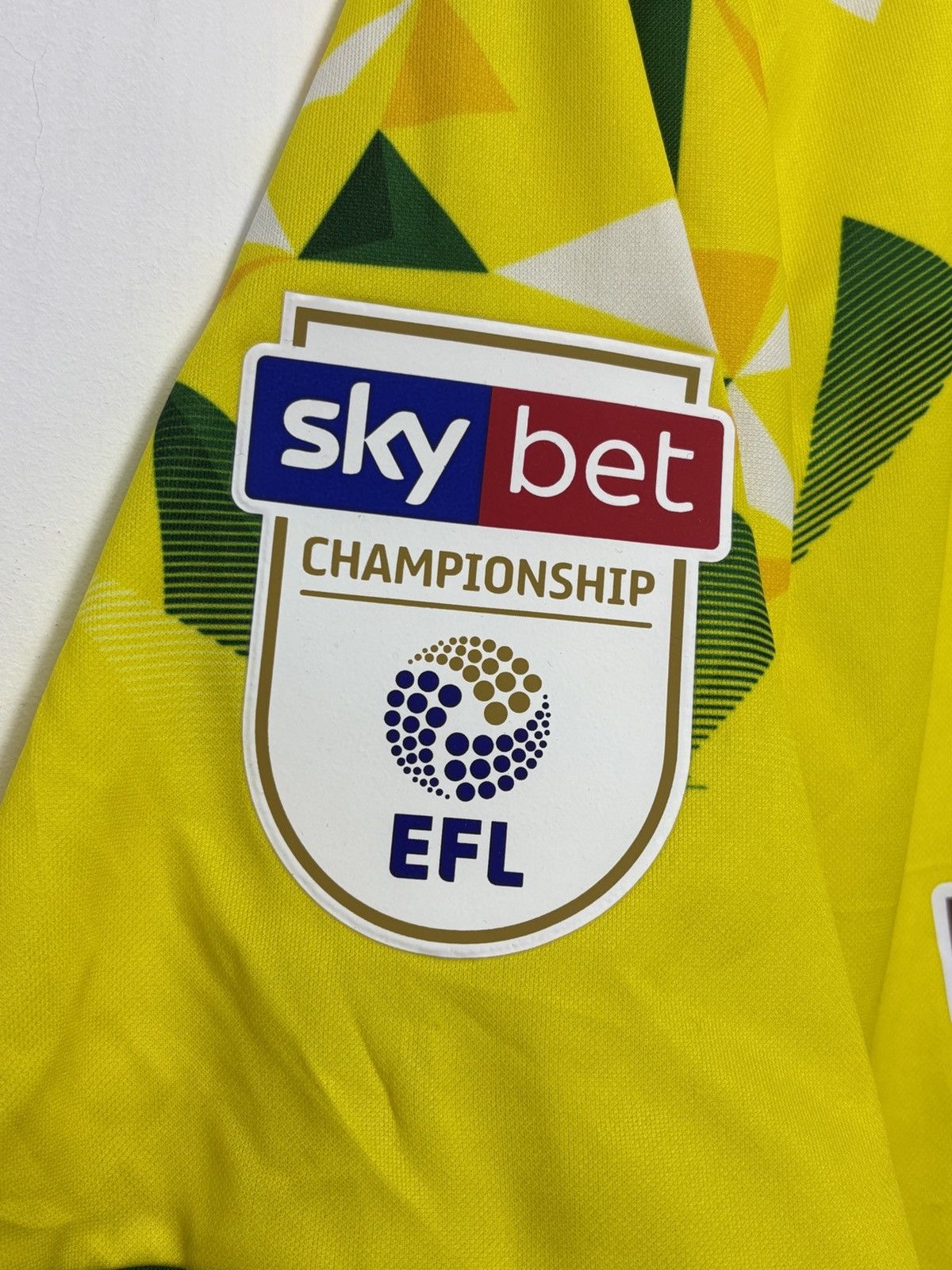 Other #25 Hernandez Norwich City Match Worn Player Issue Jersey Size US L / EU 52-54 / 3 - 5 Thumbnail
