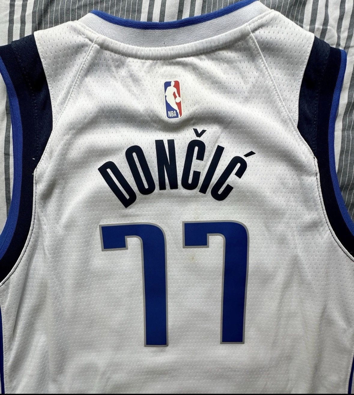 Nike Luka Doncic Jersey Size US S / EU 44-46 / 1 - 5 Thumbnail
