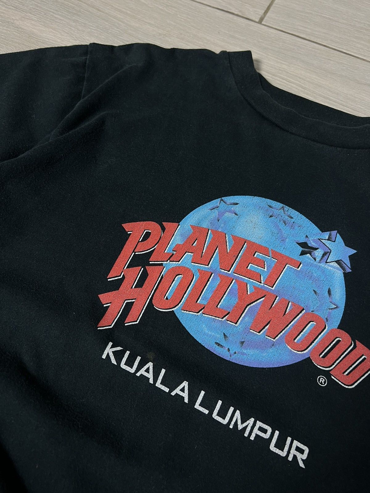 Band Tees Planet Hollywood KUALALUMPUR Logo T-Shirt L 90s Streetwear Size US L / EU 52-54 / 3 - 7 Thumbnail