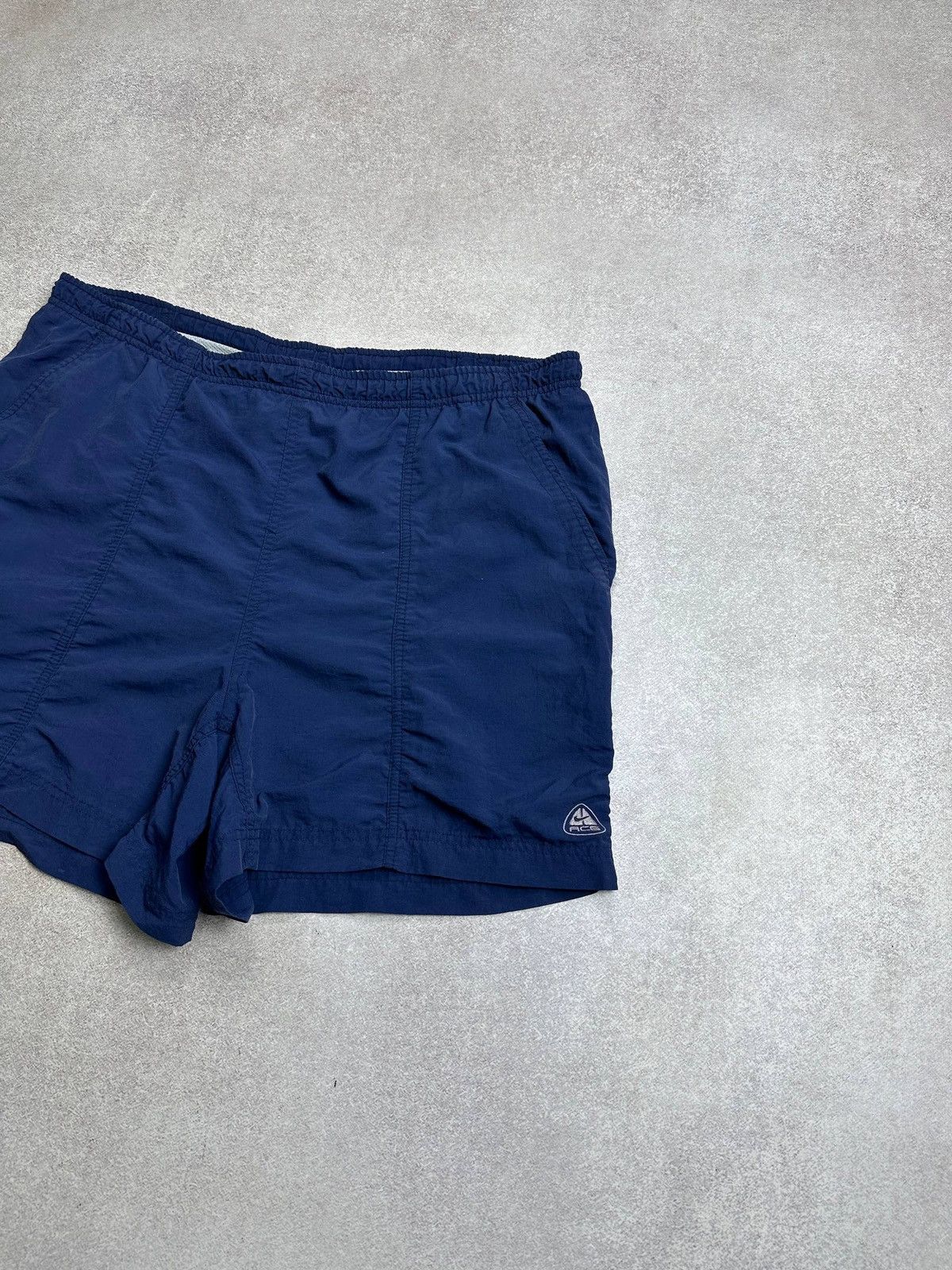 Nike ACG Vintage Nike ACG Nylon Hiking Gorp Shorts Rare M Size US 32 / EU 48 - 2 Thumbnail