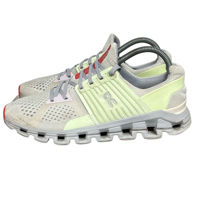 ON On Cloud Cloudswift Shoes Ice