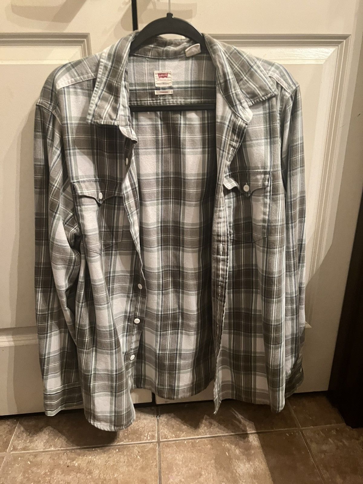 Levi's Levi’s green button up (L) Size L / US 10 / IT 46 - 1 Thumbnail