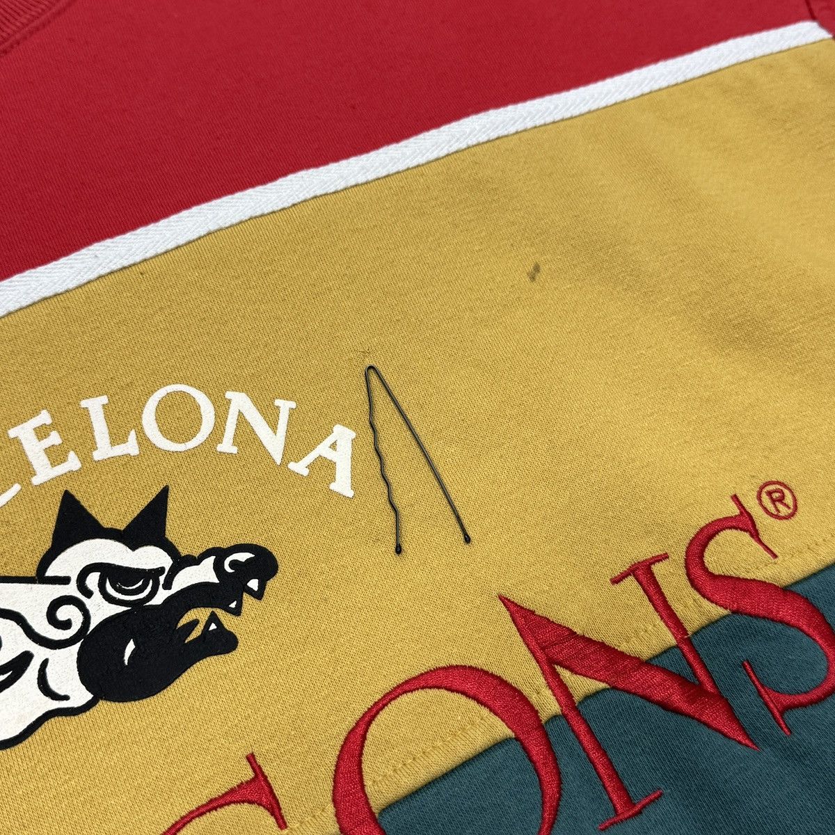 Adidas Vintage Adidas Barcelona Dragons NFL 90s Sweatshirt Men Size US L / EU 52-54 / 3 - 10 Thumbnail