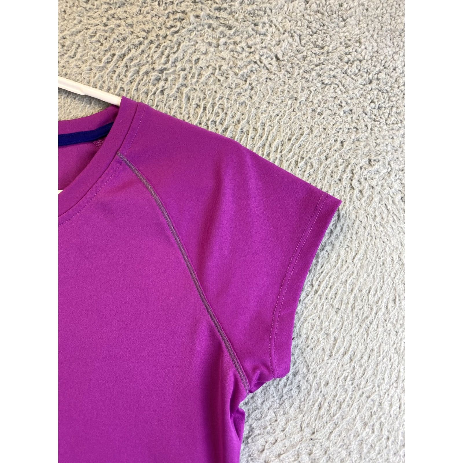 Champion Champion Shirt Womens S plum Short Sleeve Athletic Adult Ladies Medium /32-56 T-Shirt Size S / US 4 / IT 40 - 3 Thumbnail