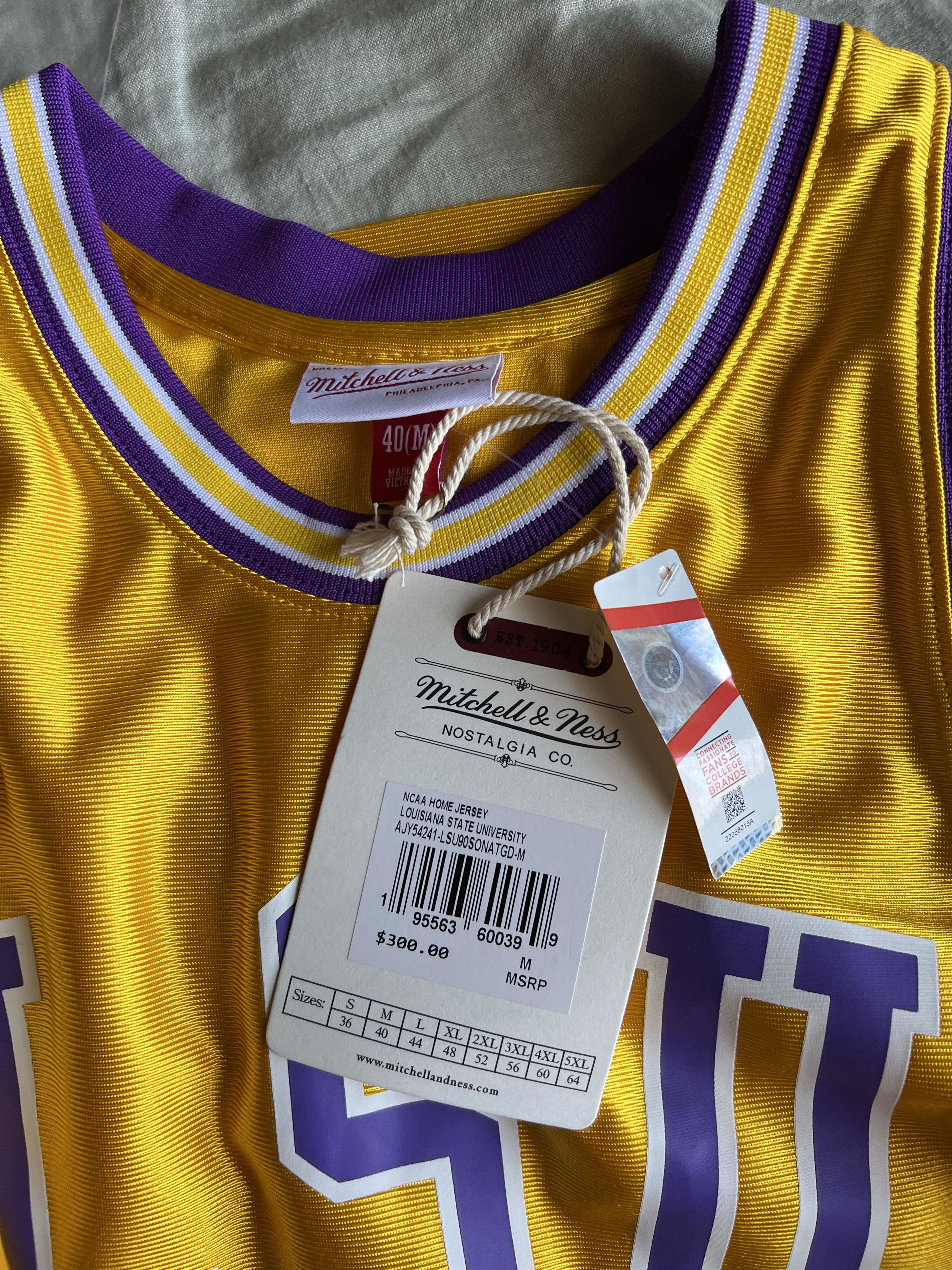 Mitchell & Ness Mitchell & Ness LSU Shaquille O'Neil 90-91 Throwback Jersey Size US M / EU 48-50 / 2 - 8 Thumbnail