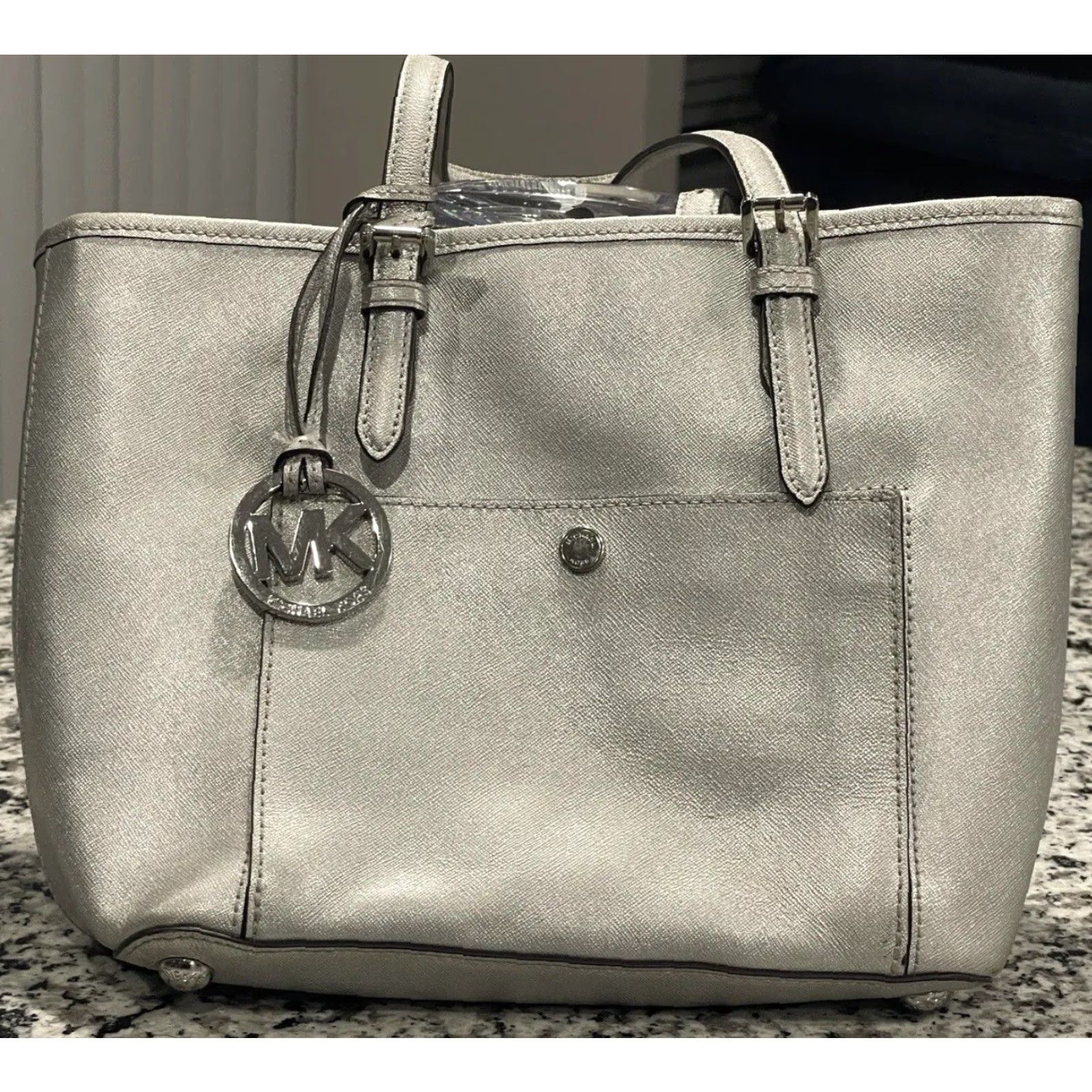 Michael Kors VINTAGE Michael Kors Tote Women Medium Metallic Gray Saffiano Leather Top Zip Purse Handbag Purses Size M / US 6-8 / IT 42-44 - 2 Thumbnail