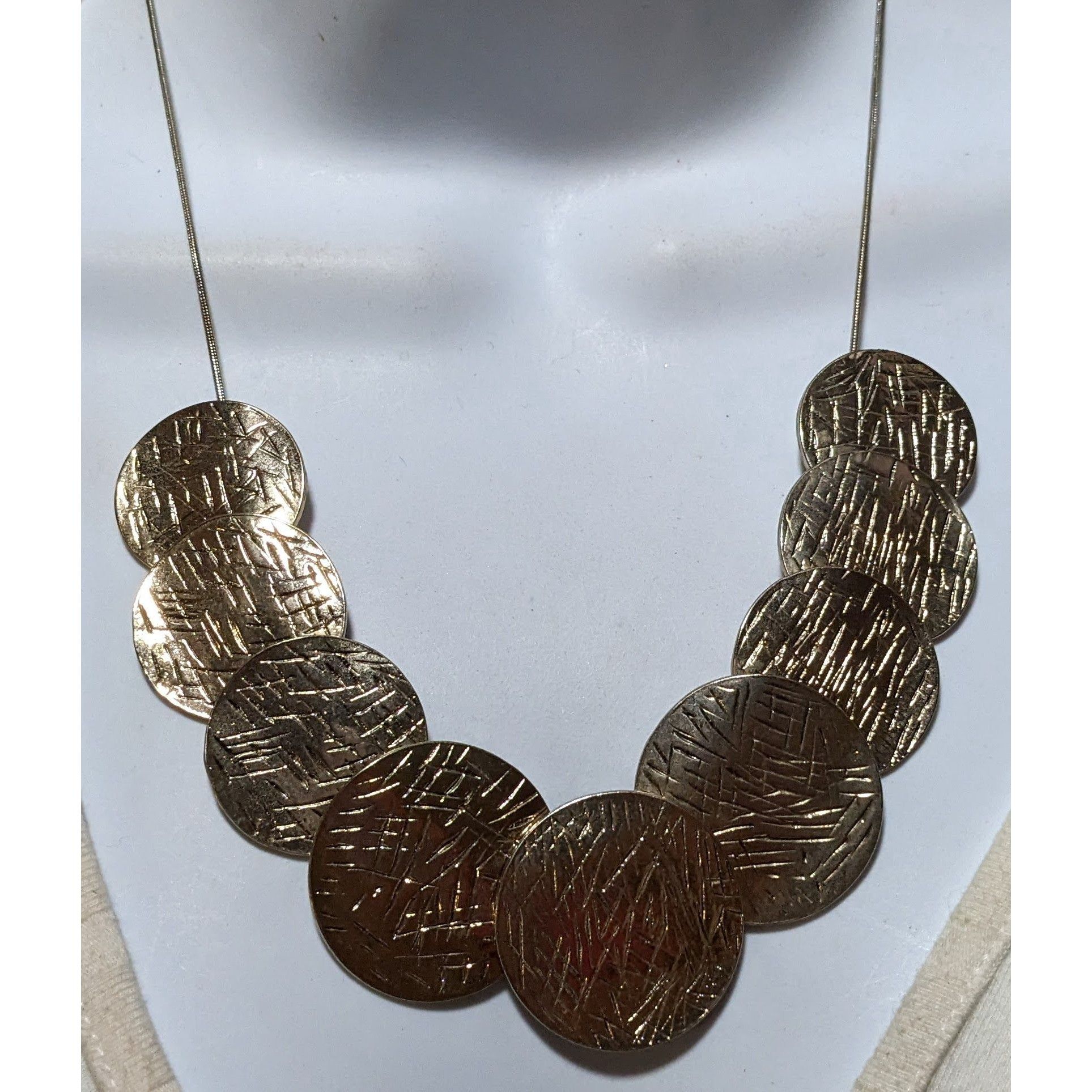 Other Modern Glam Erica Lyons Etched Gold Disc Necklace Size ONE SIZE - 5 Thumbnail