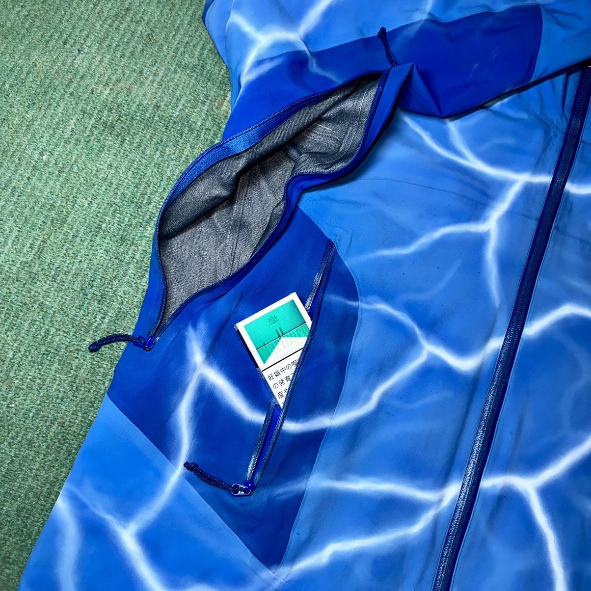 Arc'teryx 🥶Arc’teryx x BreakingDad420 Stingray goretex custom jacket Size US M / EU 48-50 / 2 - 8 Thumbnail