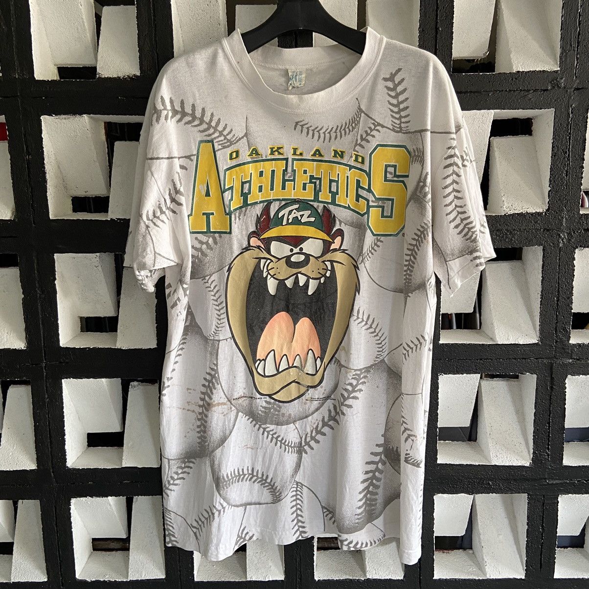 Vintage Vintage tazzmania by sun sportware 90’s Size US XL / EU 56 / 4 - 1 Thumbnail