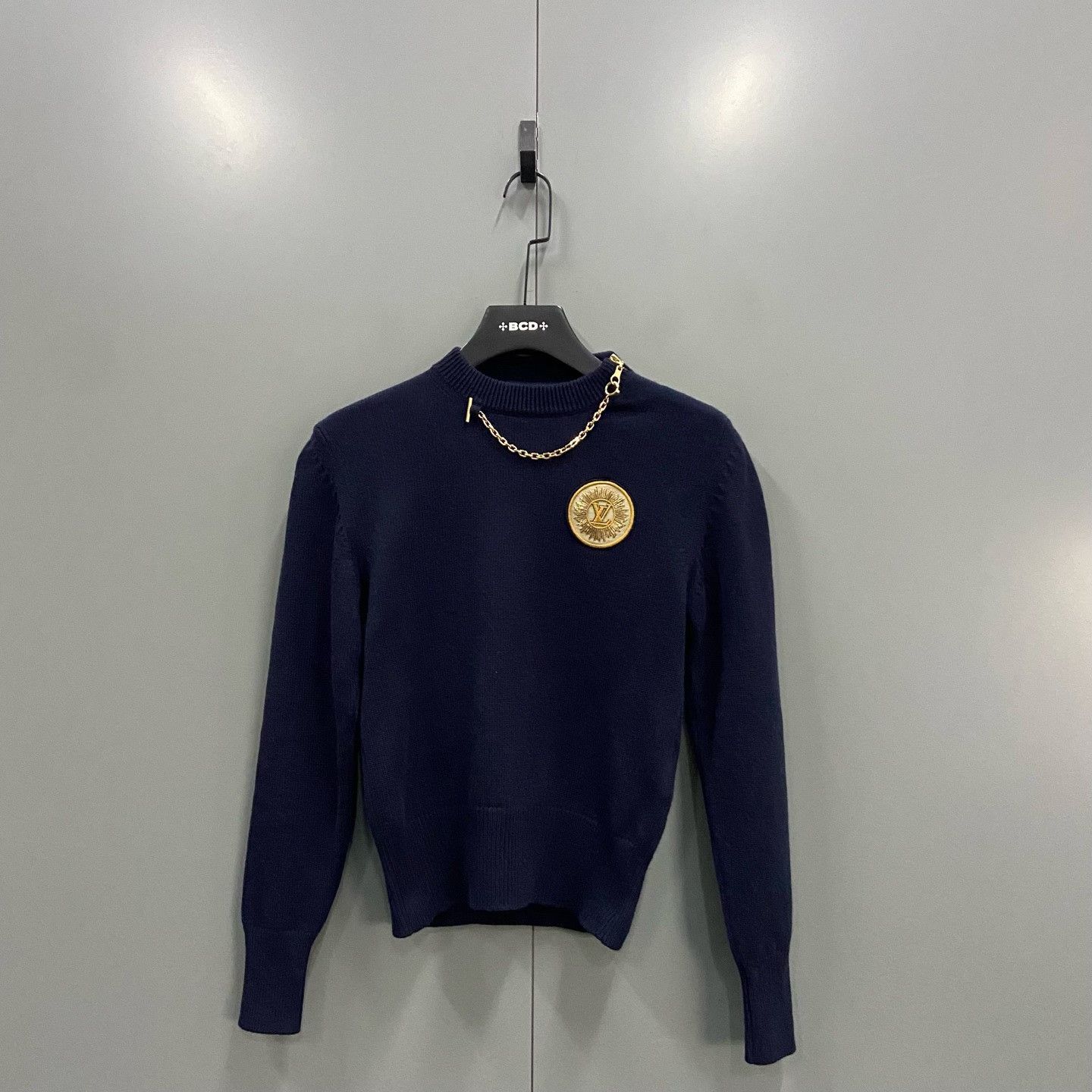 Louis Vuitton Louis Vuitton Knit Embroidered Sweater XS Women Size XS / US 0-2 / IT 36-38 - 1 Thumbnail