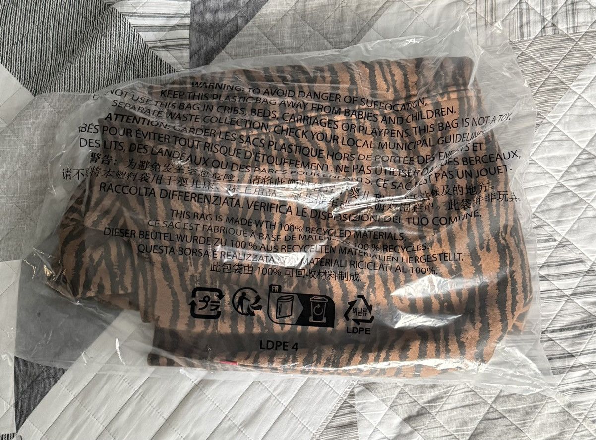 Supreme Supreme Tiger Small Box Zip Up Size US XL / EU 56 / 4 - 10 Thumbnail