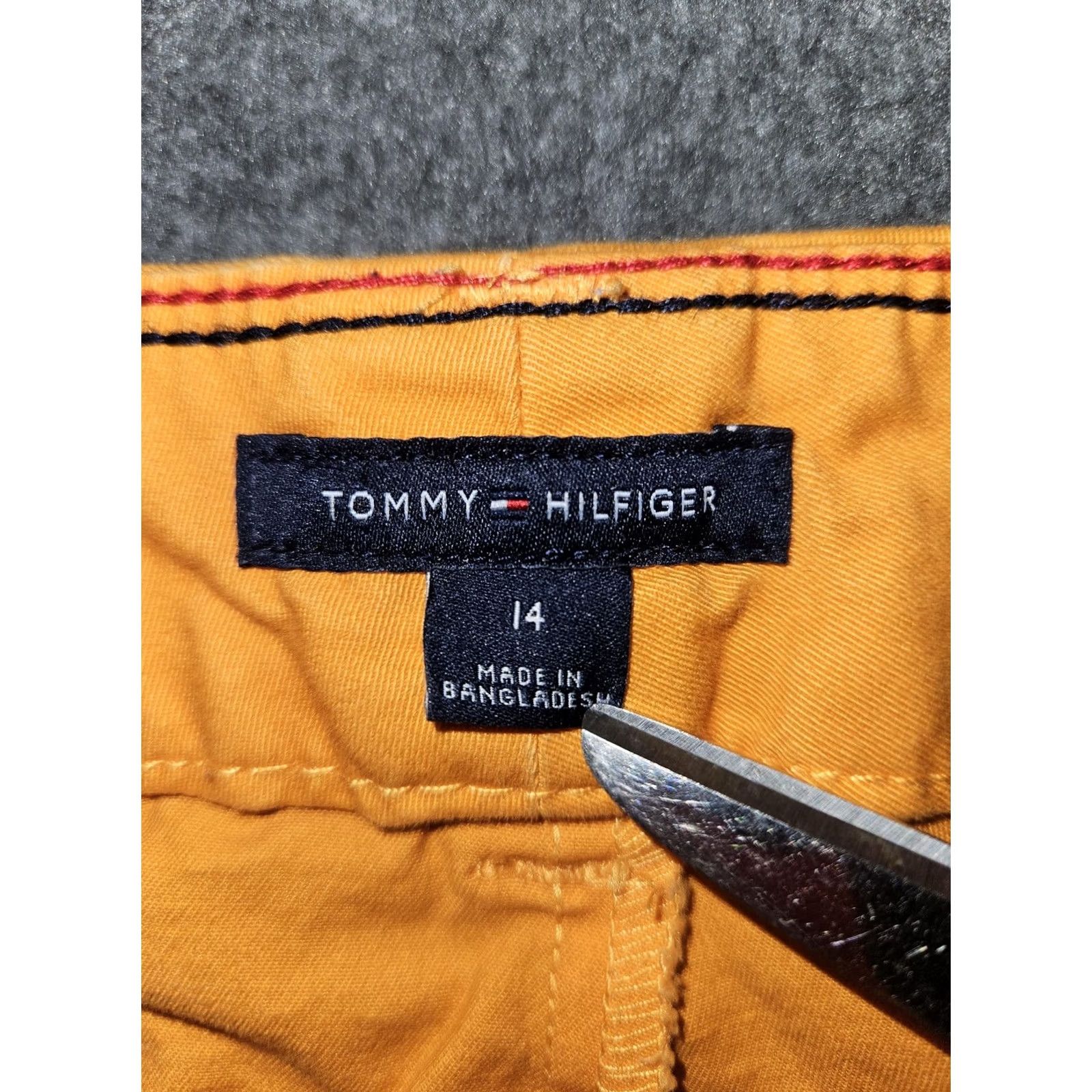 Tommy Hilfiger Tommy Hilfiger Chino Shorts Womens 14 Yellow 5 Inch Classic Stretch Twill Size 36" / US 14 / IT 50 - 2 Thumbnail