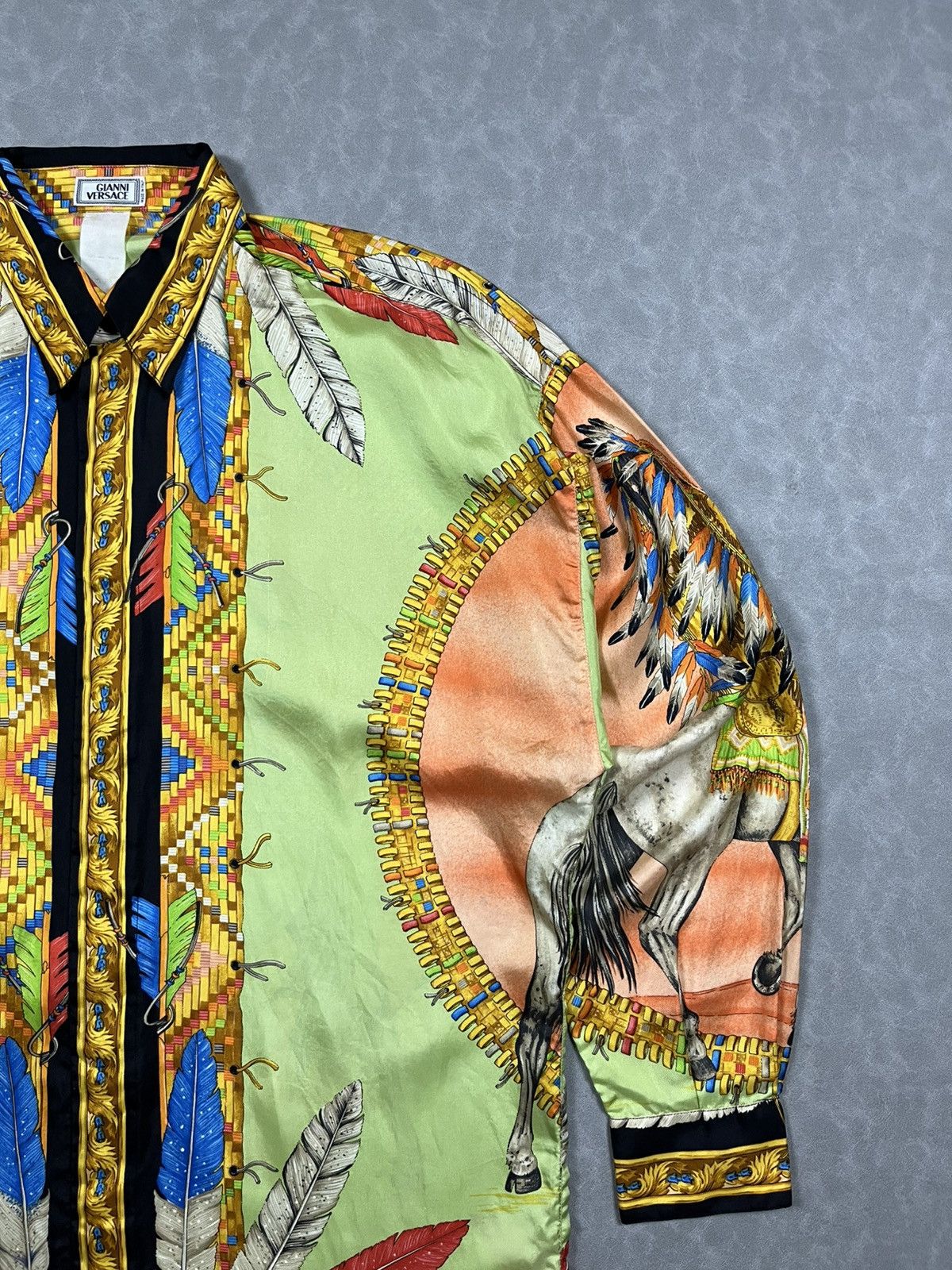 Versace 90s Gianni versace NATIVE AMERICAN silk Size US L / EU 52-54 / 3 - 7 Thumbnail