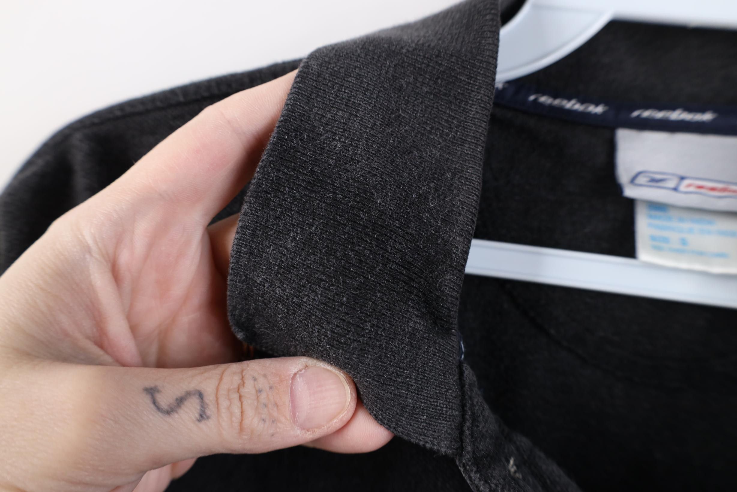 Reebok Vintage 90s Reebok Spell Out Collared Golf Polo Shirt Black Size US S / EU 44-46 / 1 - 7 Thumbnail
