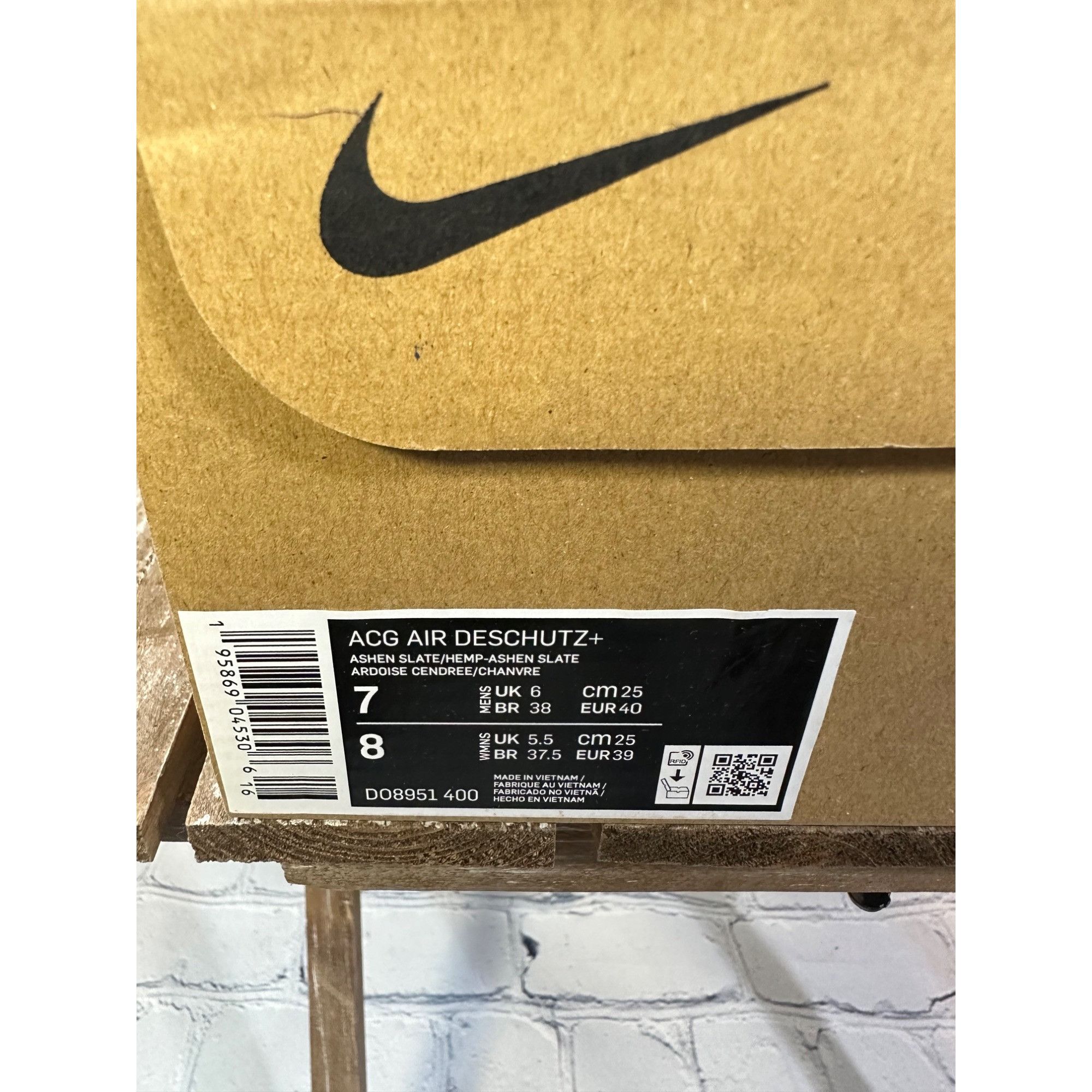 Nike ACG Air Deschutz