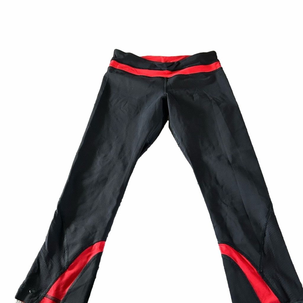 Lululemon Lululemon Run: Inspire Crop II Deep Coal and Love Red Size 28" / US 6 / IT 42 - 10 Thumbnail