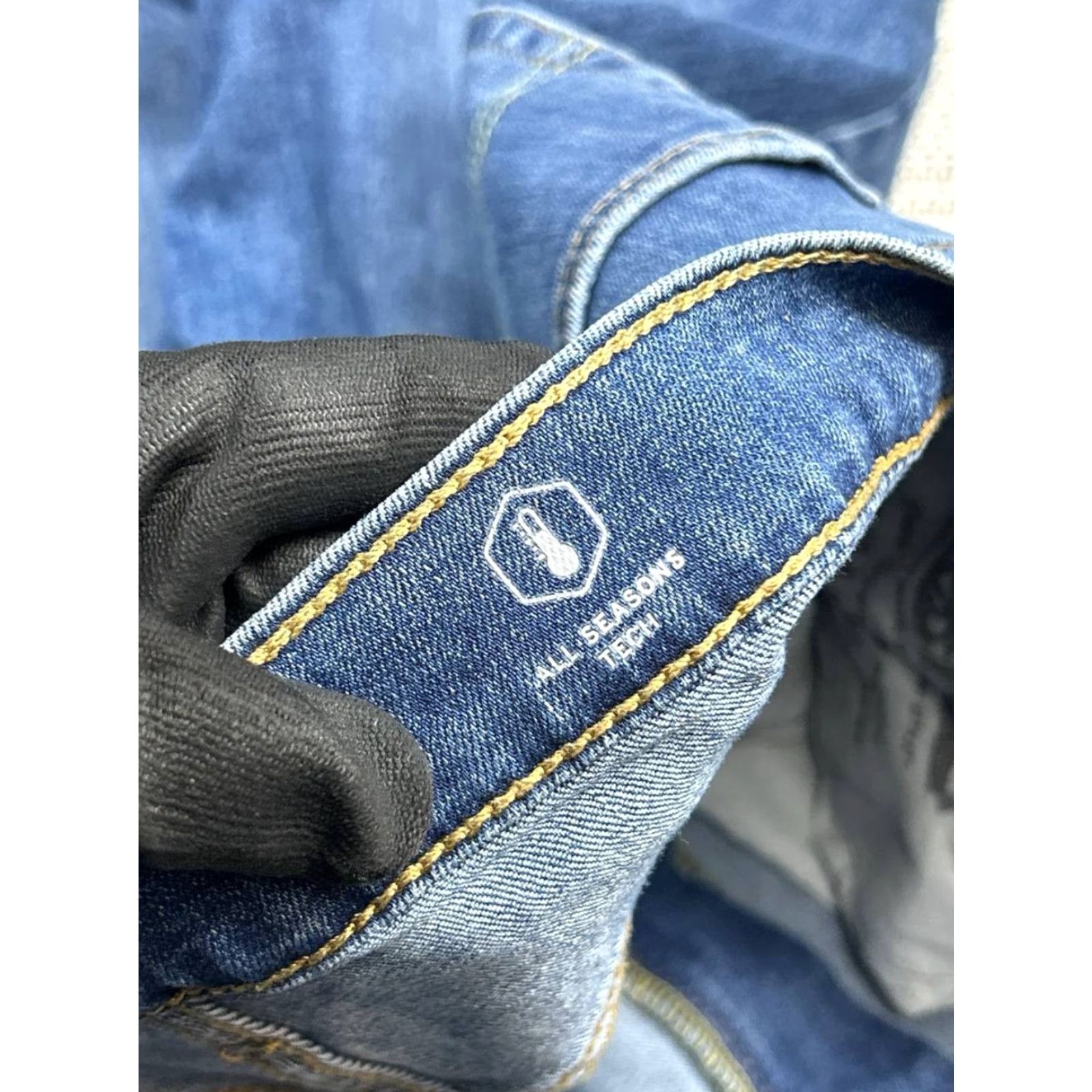 Levi's VINTAGE Levis 541 All Season Tech Jeans Mens 36 Blue Denim Mid Rise Tapered Leg 34x30 Size US 36 / EU 52 - 7 Thumbnail