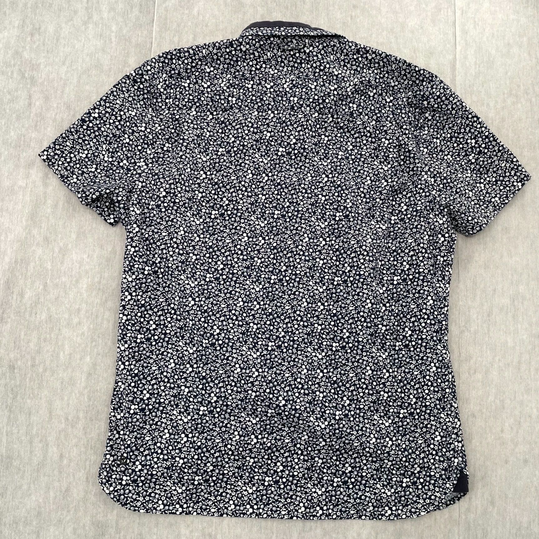 Lululemon VINTAGE Lululemon Shirt Mens Short Sleeve Button Up Adult Medium Blue Floral Casual Size US M / EU 48-50 / 2 - 2 Thumbnail