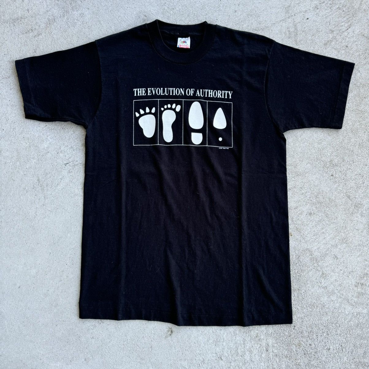Vintage Vintage 1990s Womens Rights Evolution of Authority T Shirt Size US M / EU 48-50 / 2 - 1 Thumbnail