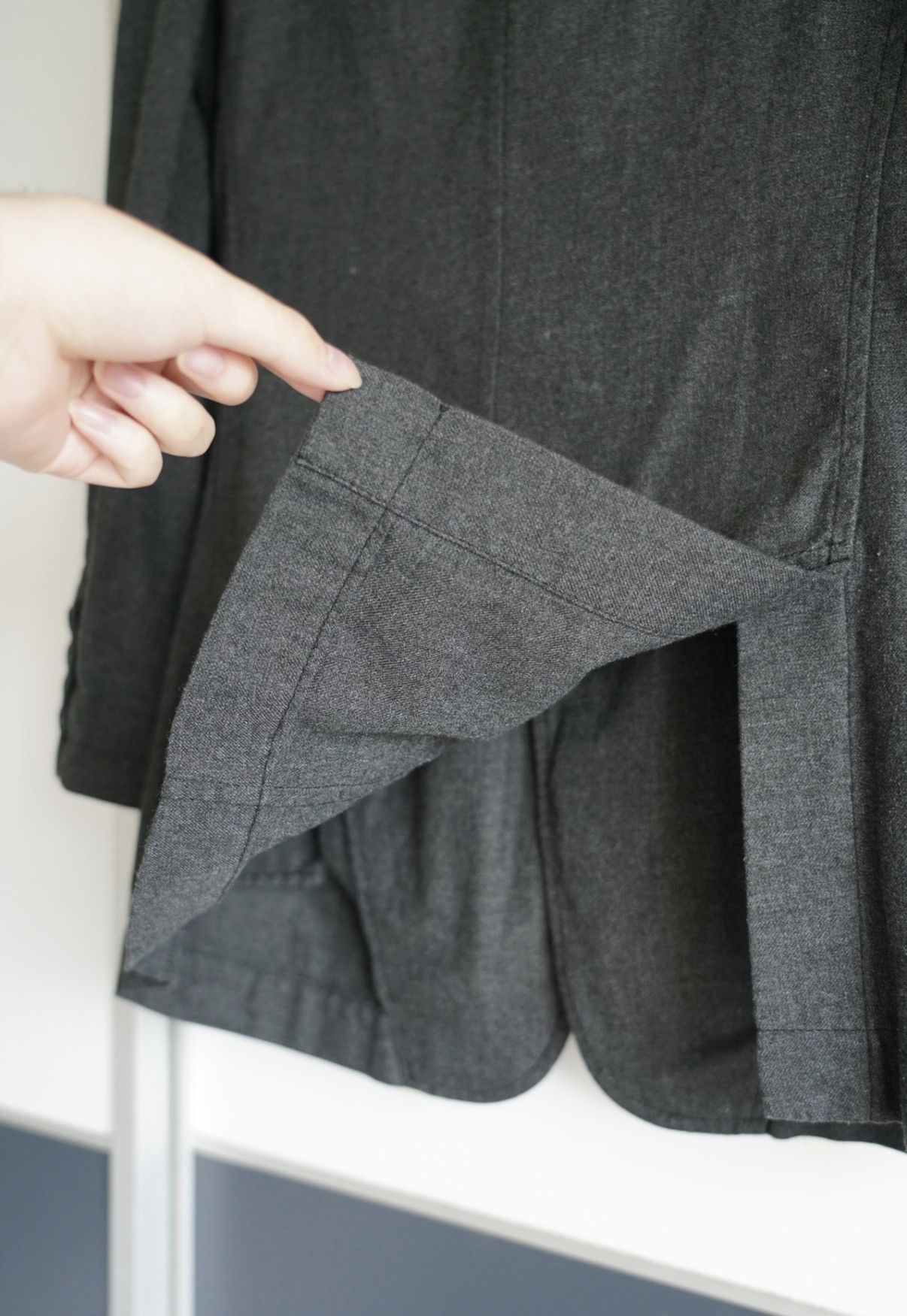 Yohji Yamamoto Yohji Yamamoto 12AW Asymmetric Back Vent Gray Blazer K4 Size US S / EU 44-46 / 1 - 5 Thumbnail