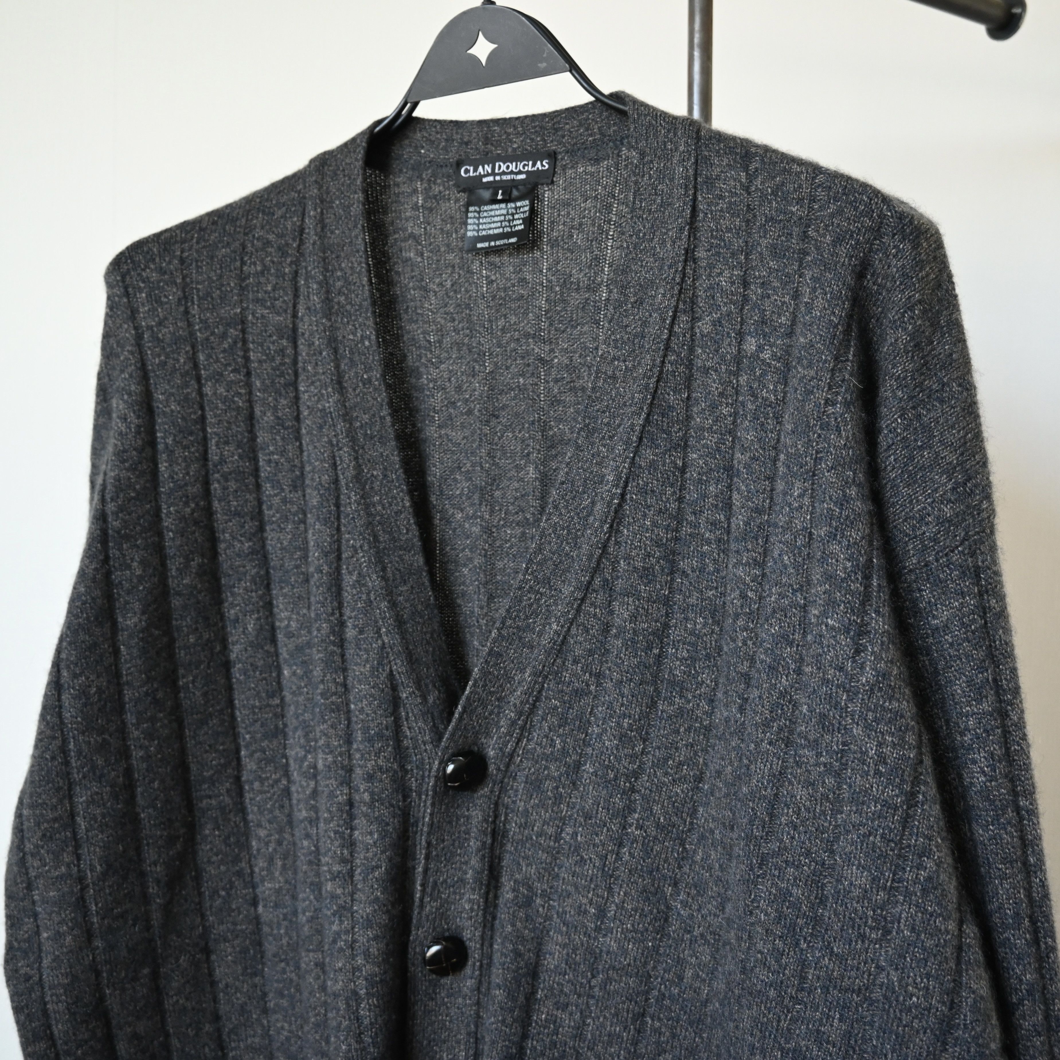 Vintage 1990s Clan Douglas 95% cashmere cardigan, made in Scotland Size US L / EU 52-54 / 3 - 6 Thumbnail