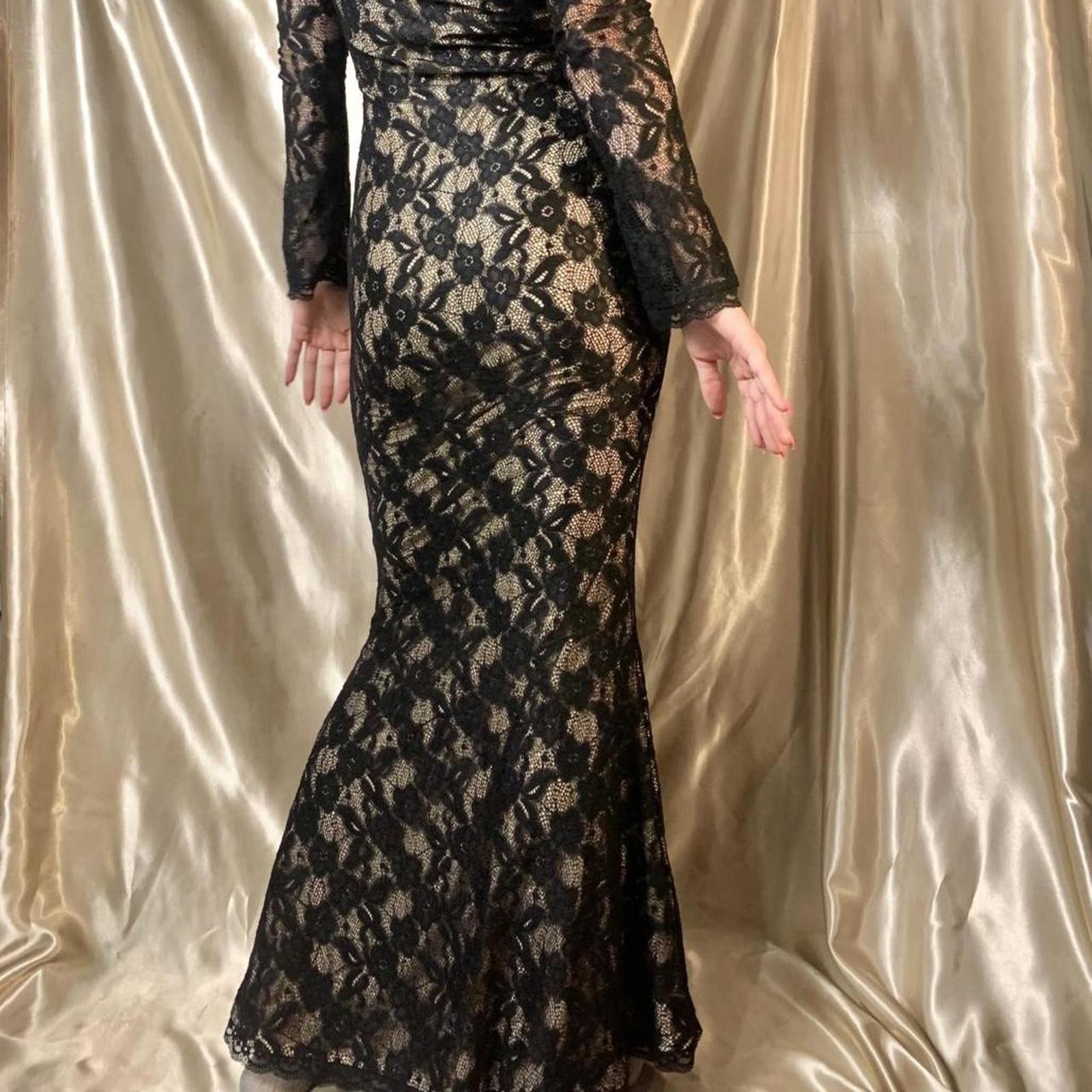 Shein Lace bodycon floor-length Morticia Addams esque dress! Size M / US 6-8 / IT 42-44 - 6 Thumbnail