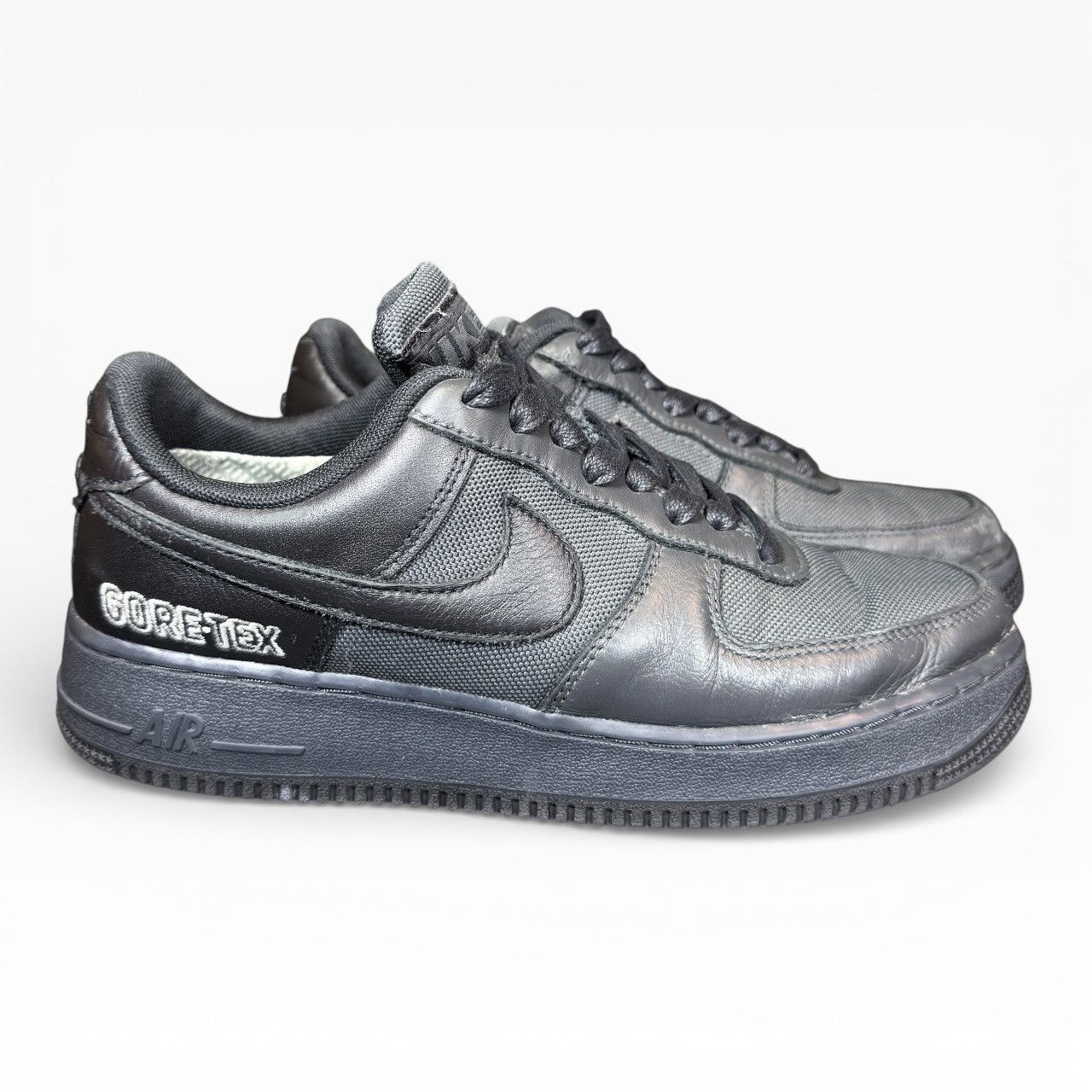 Nike Nike Air Force 1 Low Gore-Tex Triple Black Size US 7.5 / EU 40-41 - 1 Thumbnail