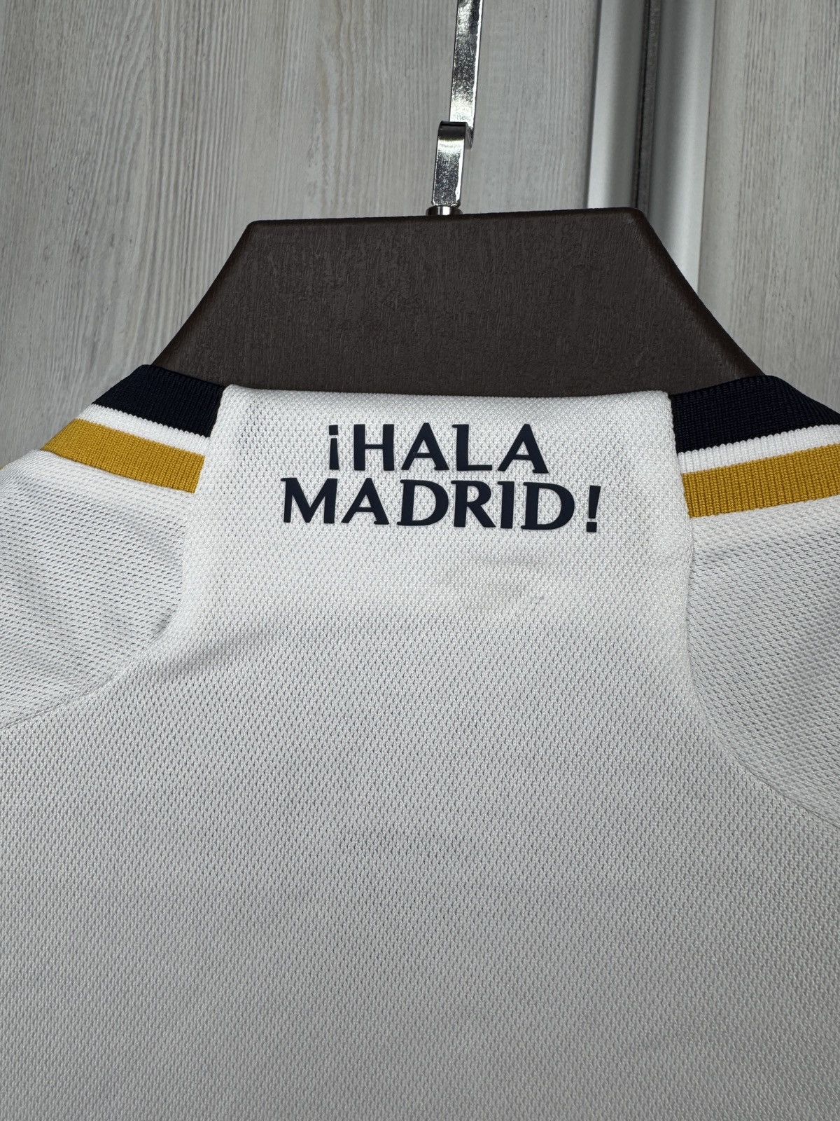 Adidas Jersey Adidas Real Madrid Home 2023/2024 Medium Shirt HR3796 Size US M / EU 48-50 / 2 - 9 Thumbnail