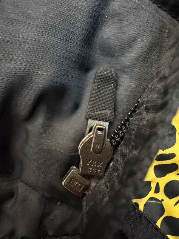 Nike Nike Kobe Bryant Down Puffer Jacket size L Black Yellow Size US L / EU 52-54 / 3 - 9 Thumbnail