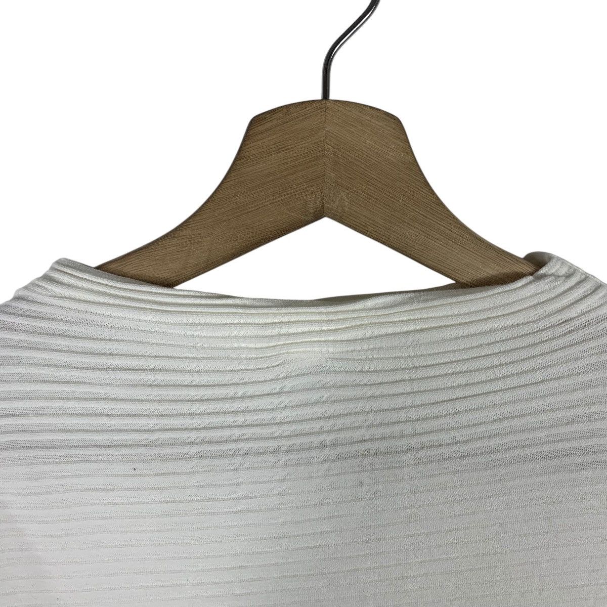 Designer × Issey Miyake PLANTATION By ISSEY MIYAKE Pleated women tees Size M / US 6-8 / IT 42-44 - 5 Thumbnail
