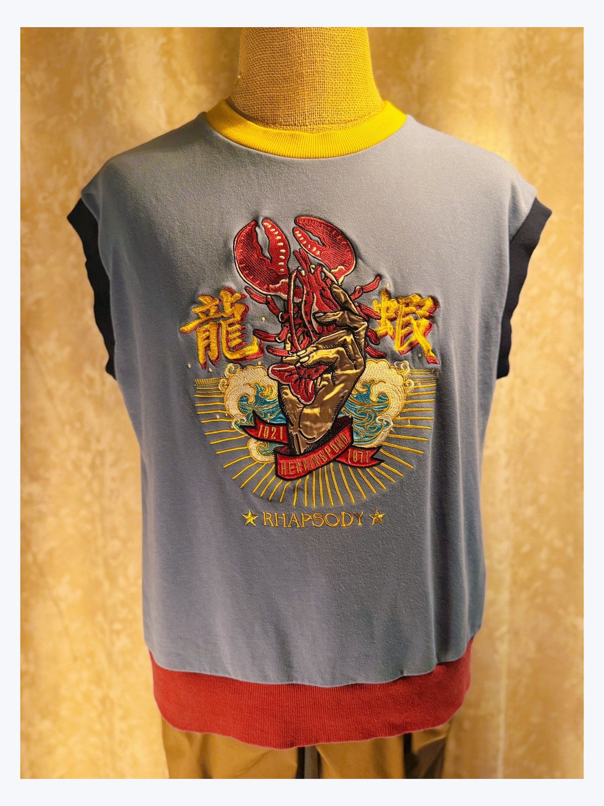 Other Unisex Embroidered Lobster Graphic Sleeveless Top Size US M / EU 48-50 / 2 - 1 Thumbnail