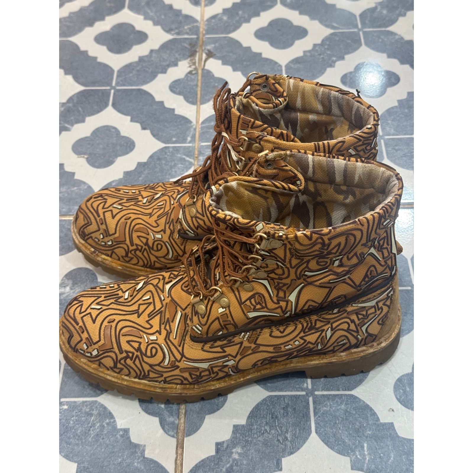 Timberland *Very Rare* Ventech III Graffiti Graphic Timberland Boots Size US 10 / EU 43 - 4 Thumbnail