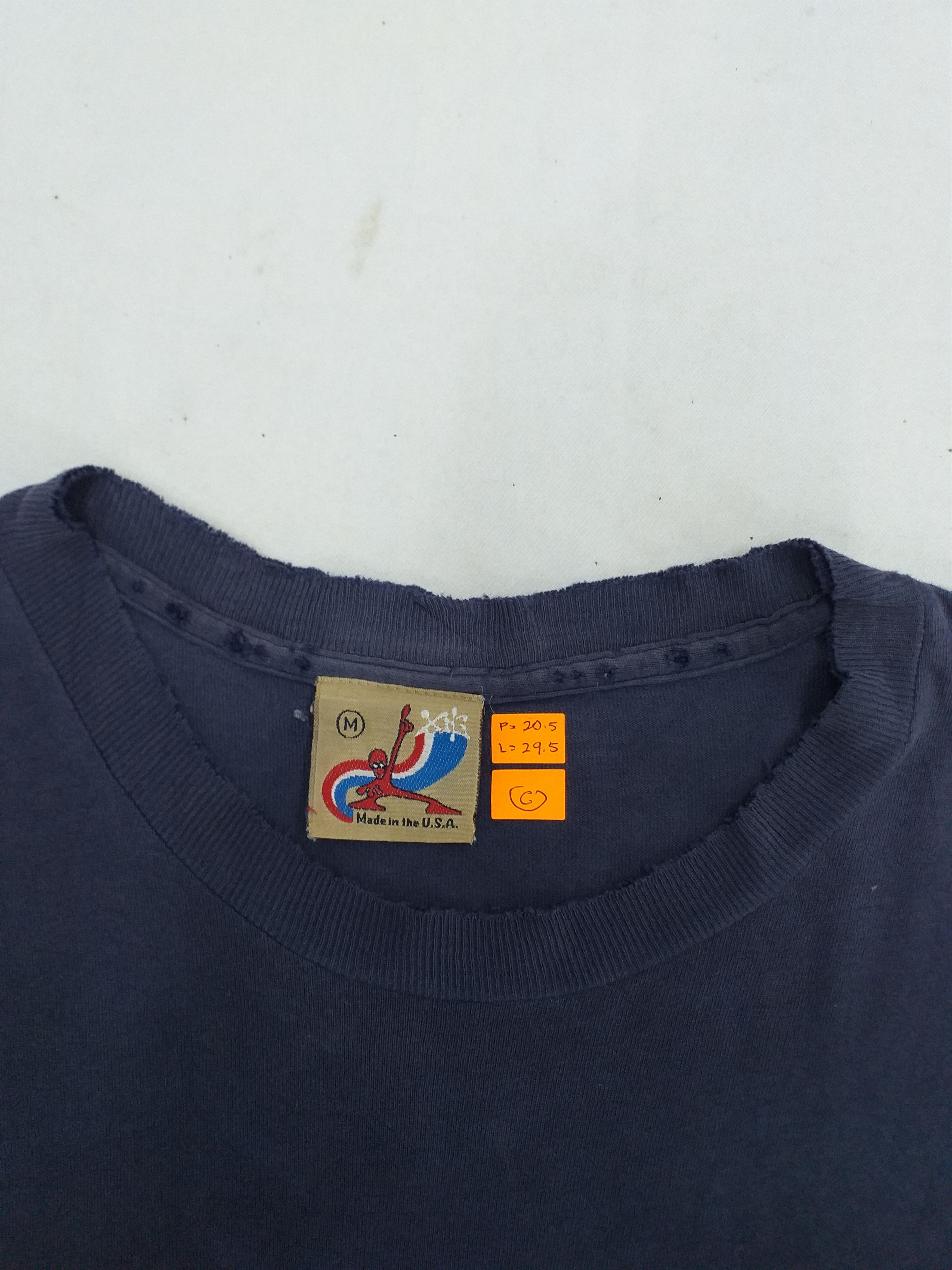 Vintage Vintage 90's Alien Xing Medium T-Shirt -C046 Size US M / EU 48-50 / 2 - 3 Thumbnail