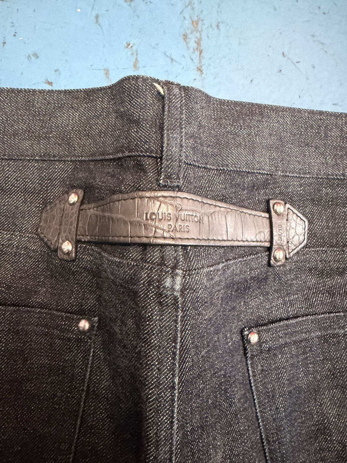 Louis Vuitton LUIS VUITTON RAW DENIM + ALLIGATOR DETAILS Size US 33 - 5 Thumbnail