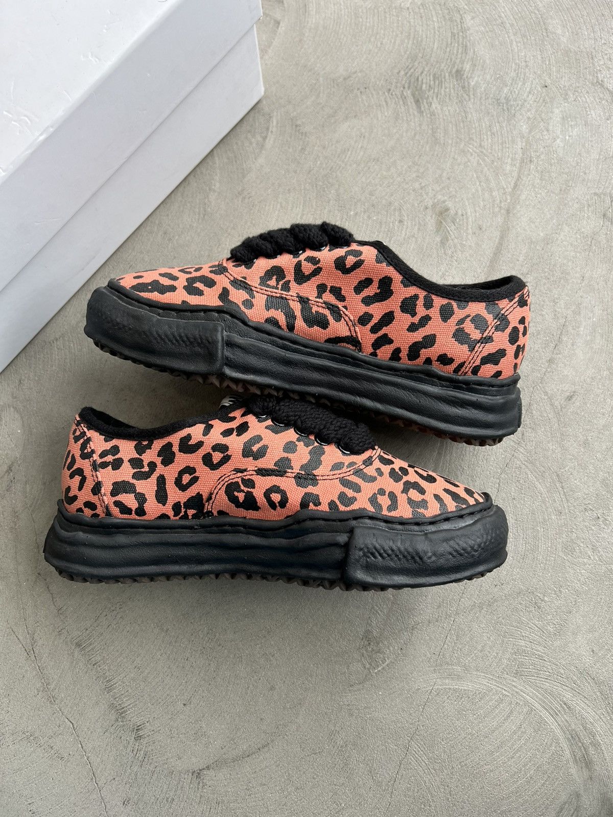 Maison MIHARA YASUHIRO Maison Mihara Yasuhiro Baker OG Sole Leopard Print Size US 6 / IT 36 - 2 Thumbnail