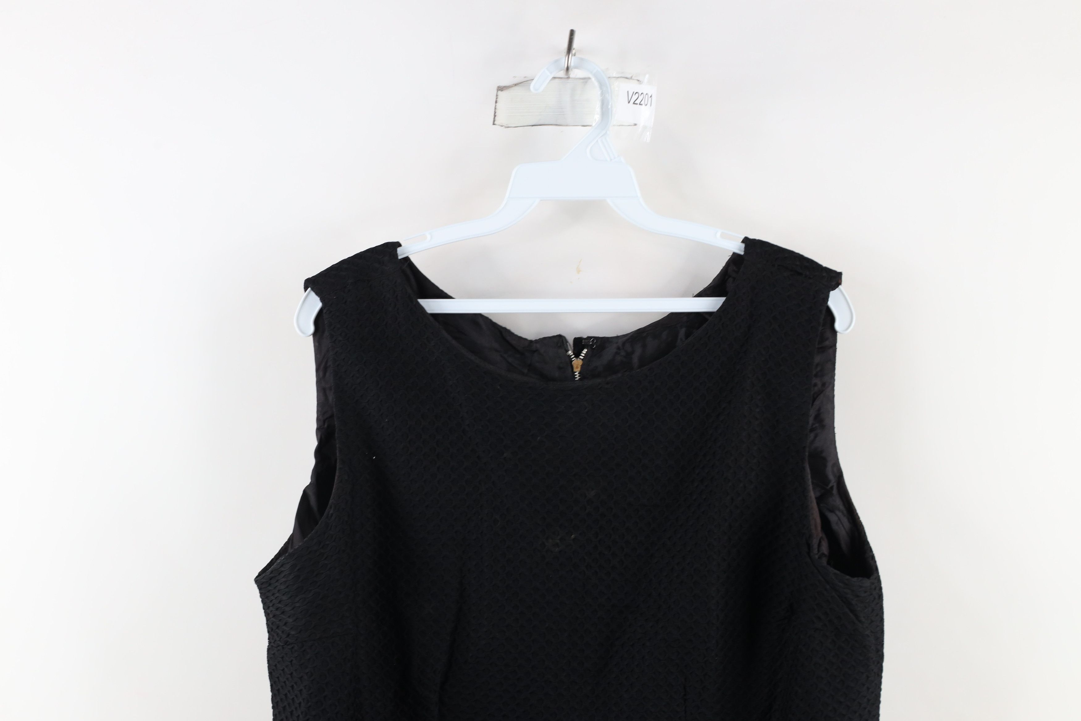 Vintage Vintage 50s Mod Textured Sleeveless Sheath Dress LBD USA Size XL / US 12-14 / IT 48-50 - 2 Thumbnail