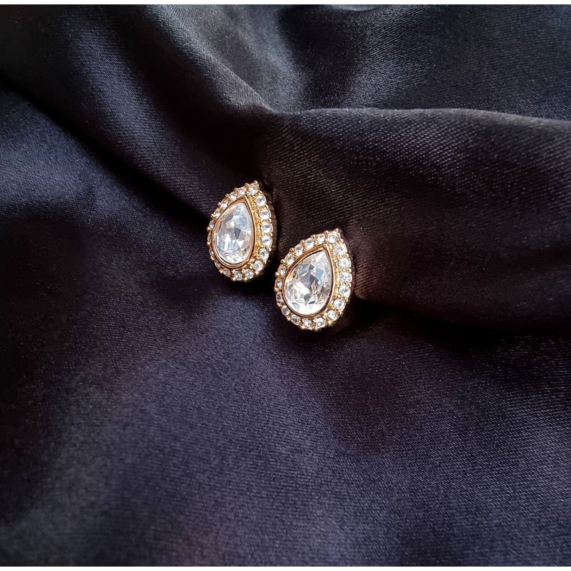 Swarovski Vintage SWAROVSKI Teardrop Crystal Rhinestones Clear White a Size ONE SIZE - 8 Thumbnail