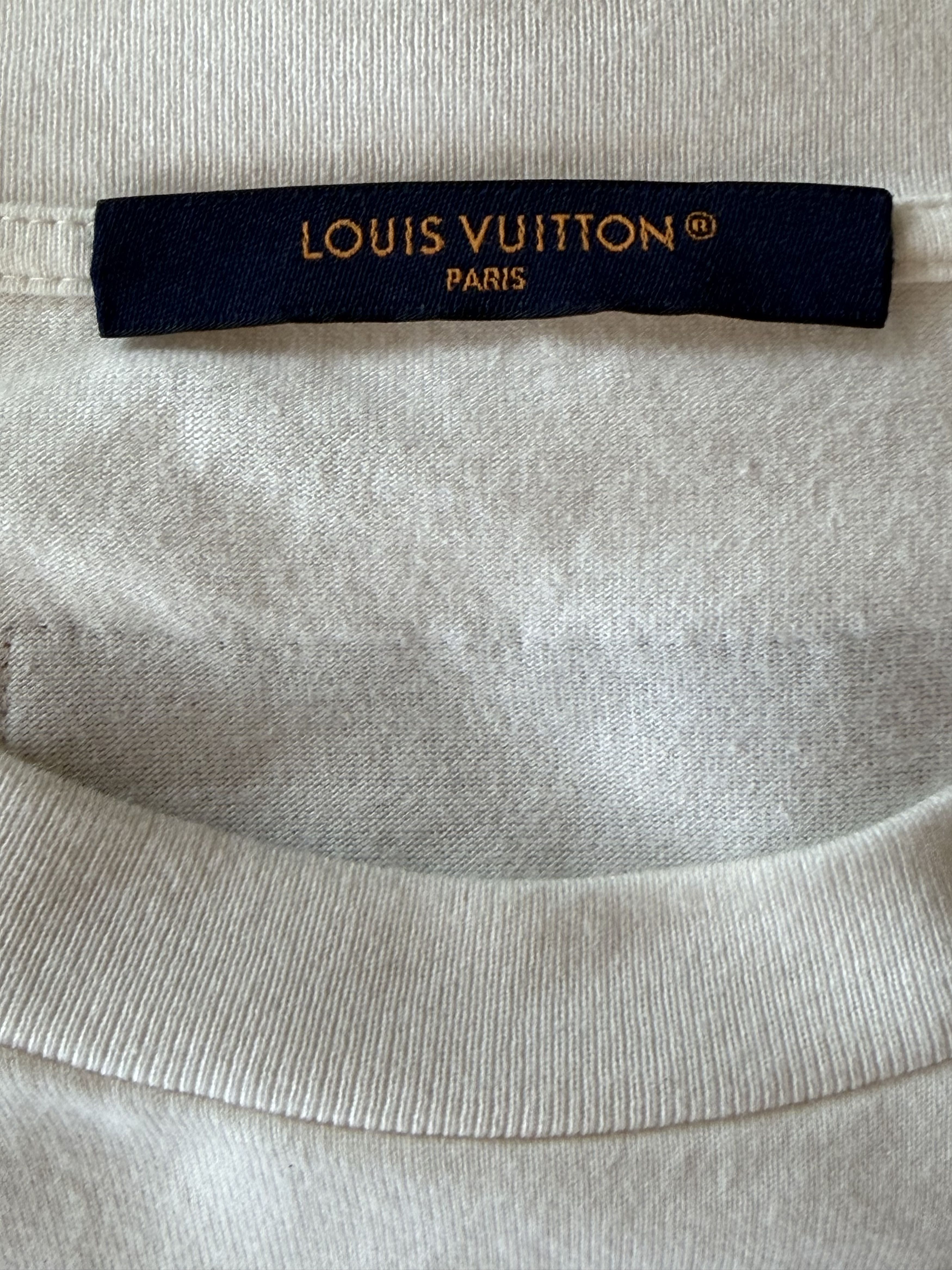 Louis Vuitton Louis Vuitton White Embossed Logo T-Shirt Size US XL / EU 56 / 4 - 3 Thumbnail