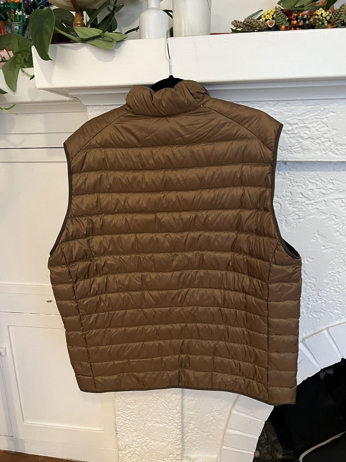 Uniqlo Uniqlo Ultra Light Down Vest in Brown Size US XXL / EU 58 / 5 - 2 Thumbnail